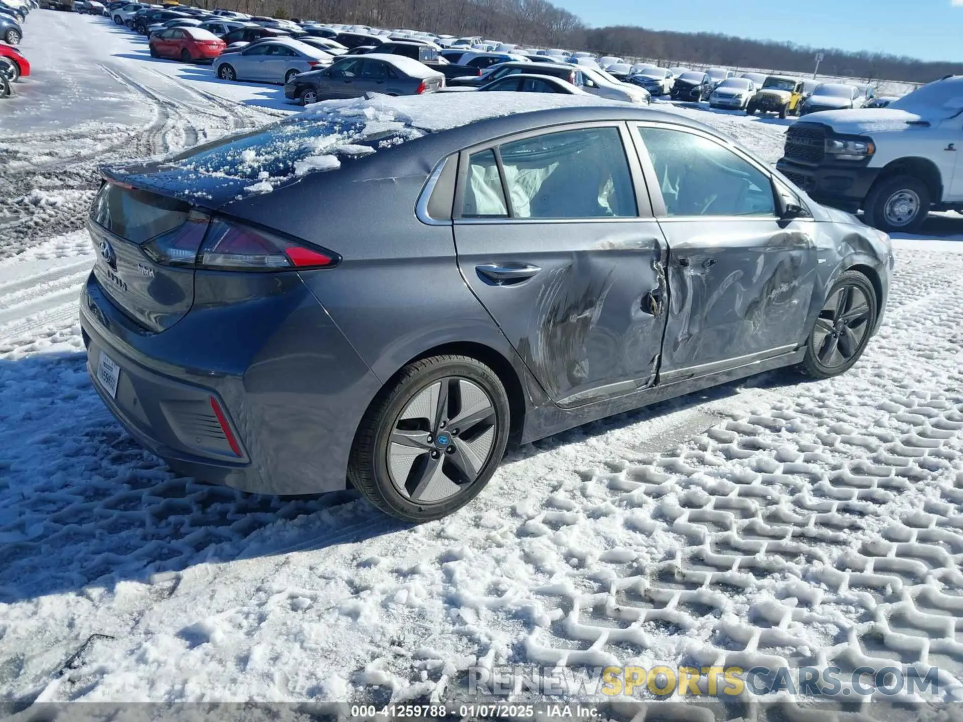 4 Photograph of a damaged car KMHC05LC0LU207948 HYUNDAI IONIQ HYBRID 2020