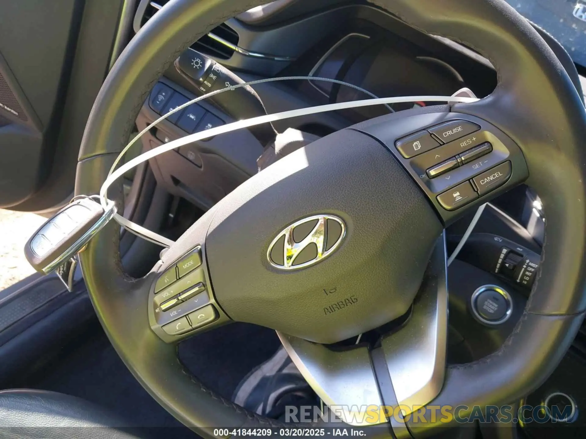 11 Photograph of a damaged car KMHC05LC1LU241784 HYUNDAI IONIQ HYBRID 2020