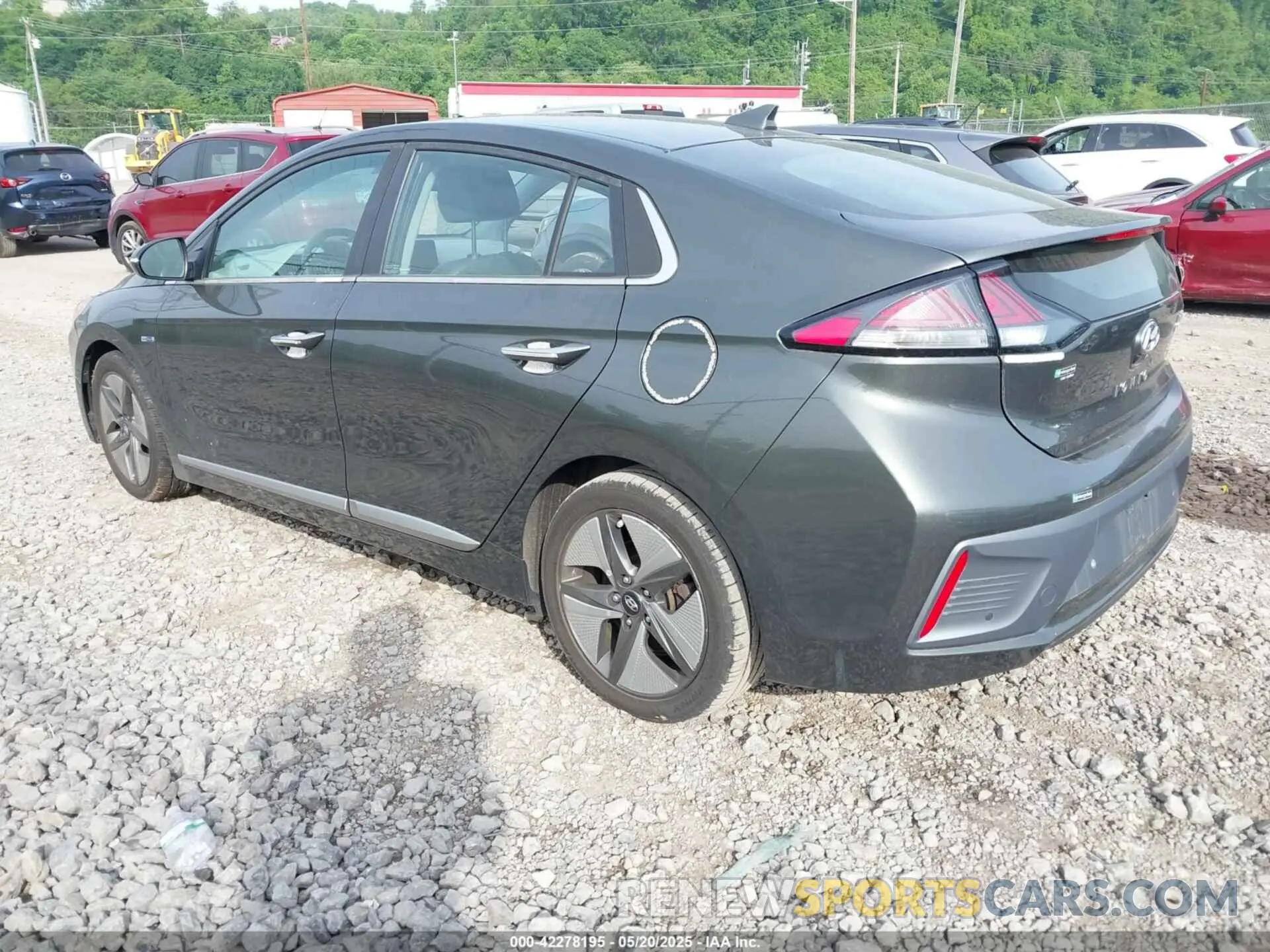 3 Photograph of a damaged car KMHC05LC7LU241773 HYUNDAI IONIQ HYBRID 2020