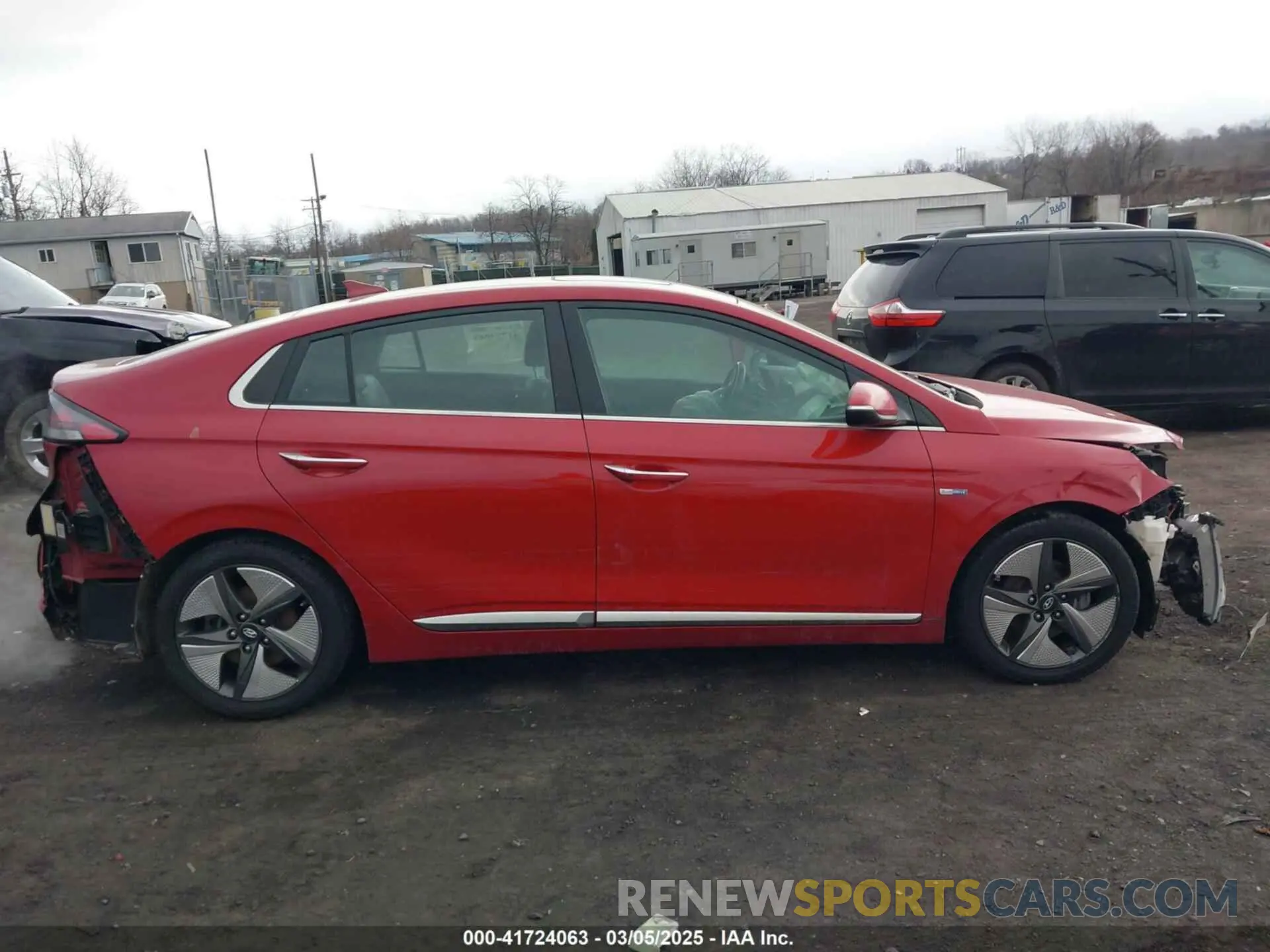 13 Photograph of a damaged car KMHC05LC7LU242468 HYUNDAI IONIQ HYBRID 2020