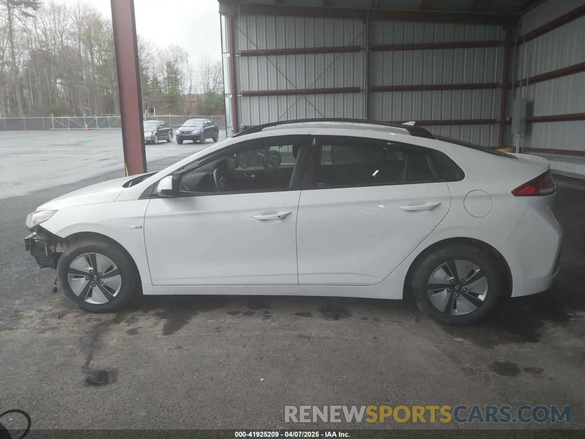 14 Photograph of a damaged car KMHC65LC2LU214785 HYUNDAI IONIQ HYBRID 2020