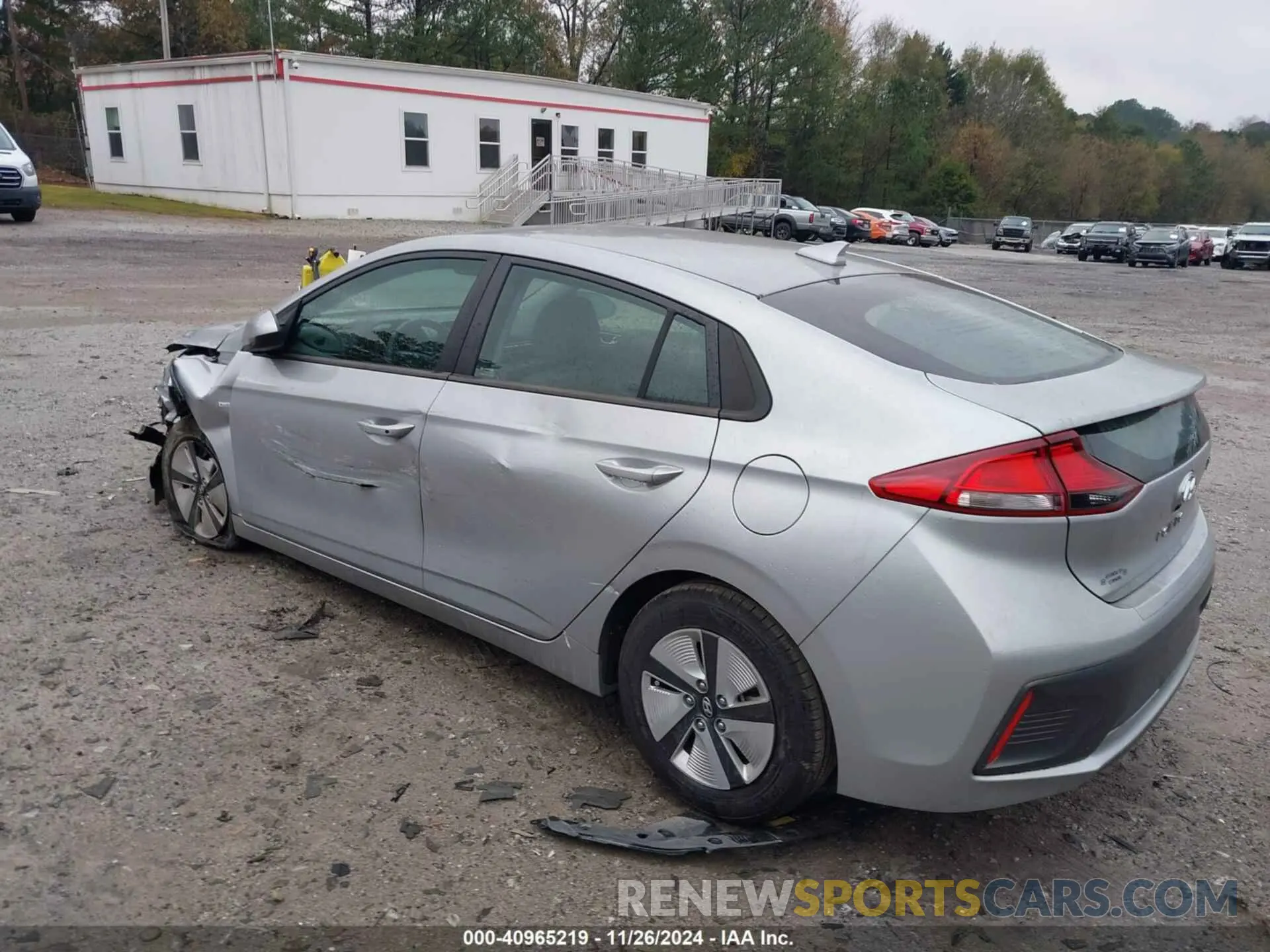 3 Photograph of a damaged car KMHC65LC2LU225981 HYUNDAI IONIQ HYBRID 2020