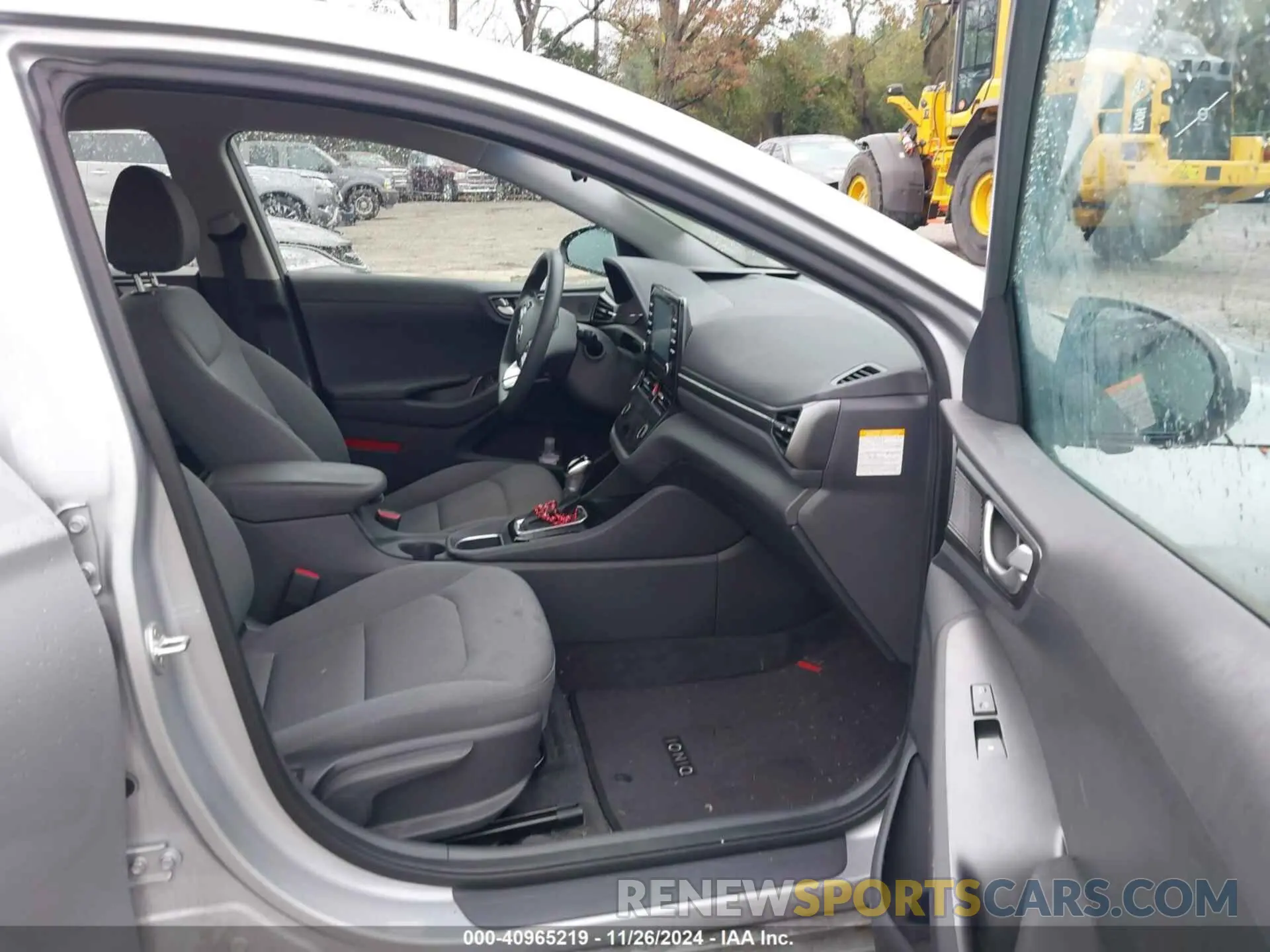 5 Photograph of a damaged car KMHC65LC2LU225981 HYUNDAI IONIQ HYBRID 2020