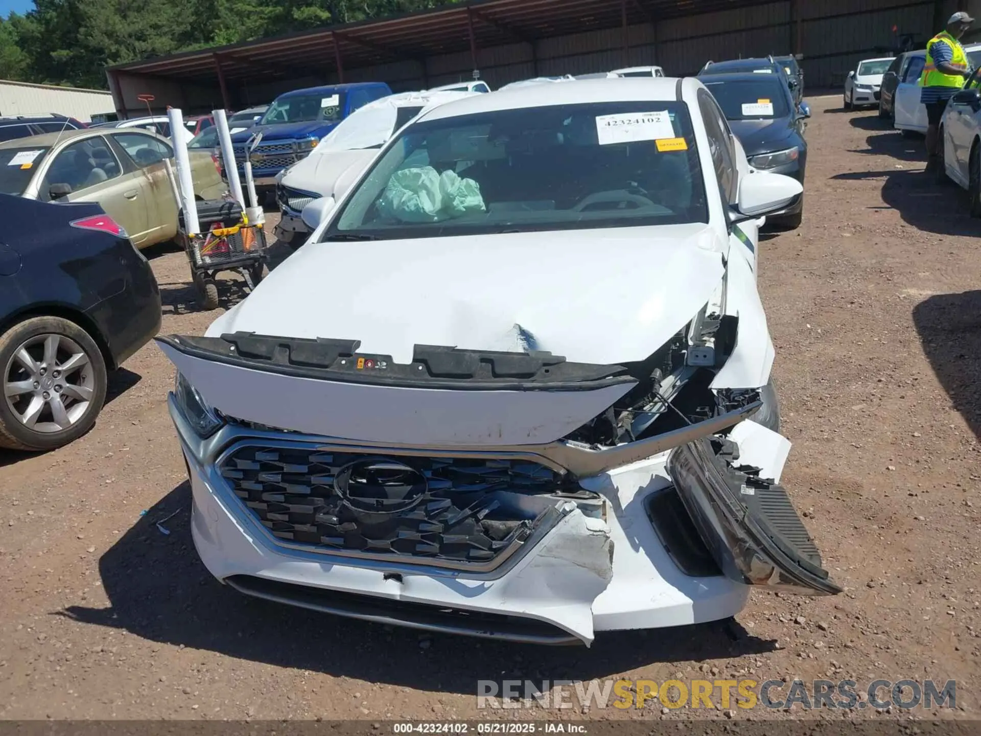 12 Photograph of a damaged car KMHC65LC4LU214206 HYUNDAI IONIQ HYBRID 2020