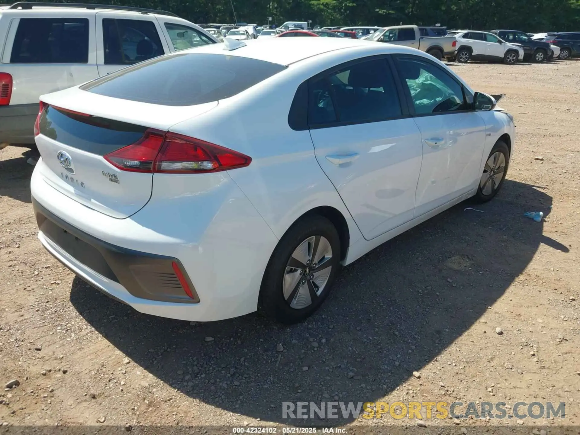 4 Photograph of a damaged car KMHC65LC4LU214206 HYUNDAI IONIQ HYBRID 2020