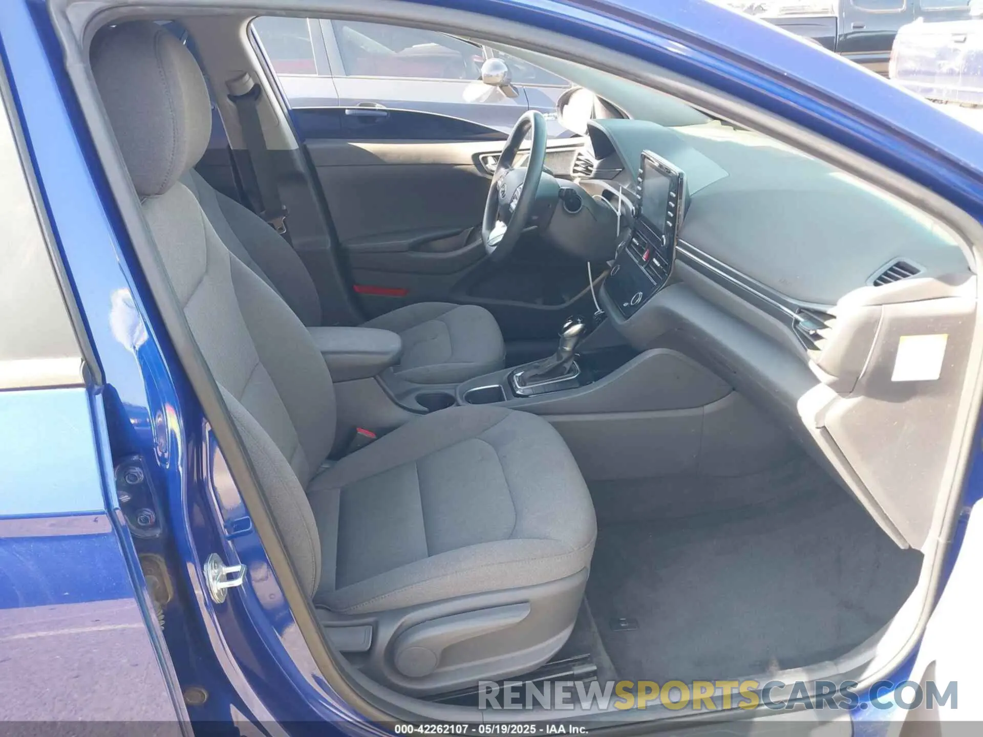 5 Photograph of a damaged car KMHC65LC5LU226171 HYUNDAI IONIQ HYBRID 2020