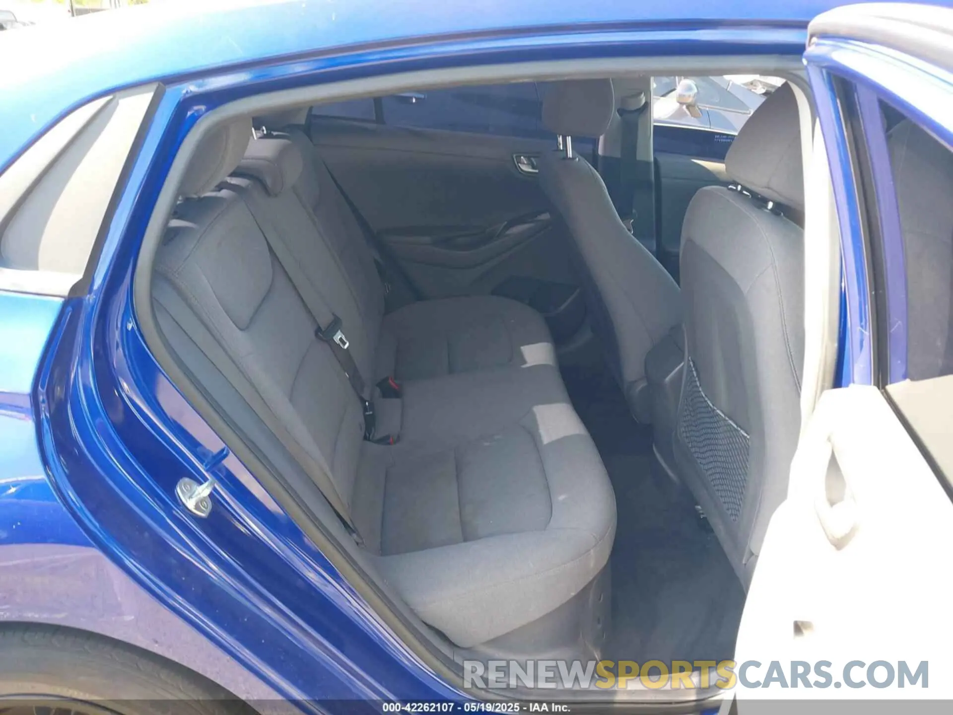 8 Photograph of a damaged car KMHC65LC5LU226171 HYUNDAI IONIQ HYBRID 2020