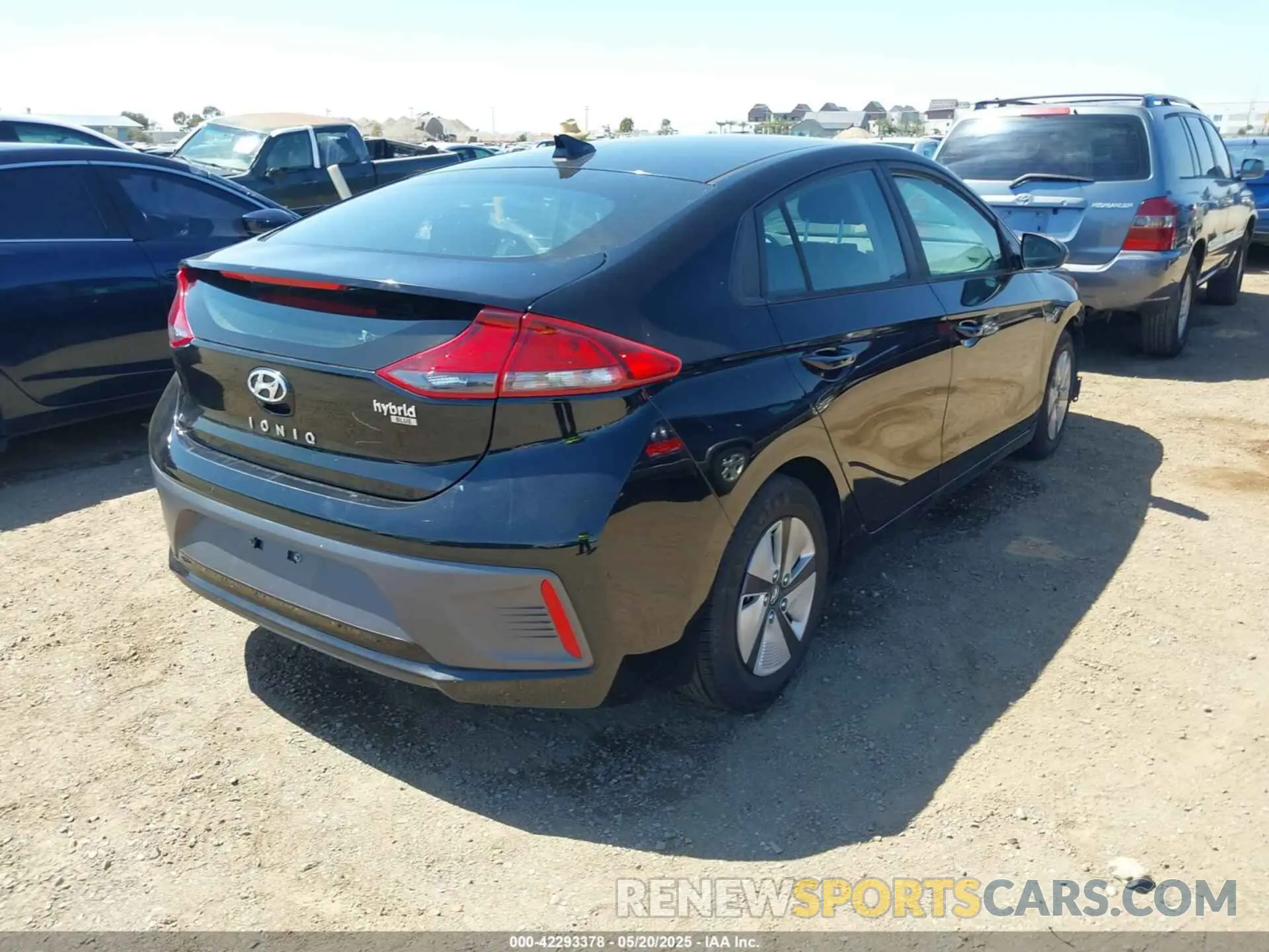 4 Photograph of a damaged car KMHC65LC5LU235114 HYUNDAI IONIQ HYBRID 2020