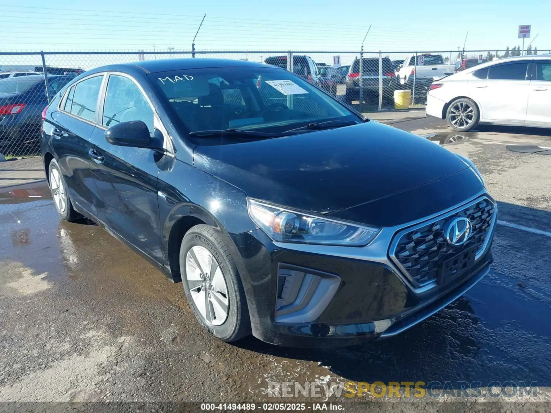 1 Photograph of a damaged car KMHC65LC6LU210206 HYUNDAI IONIQ HYBRID 2020