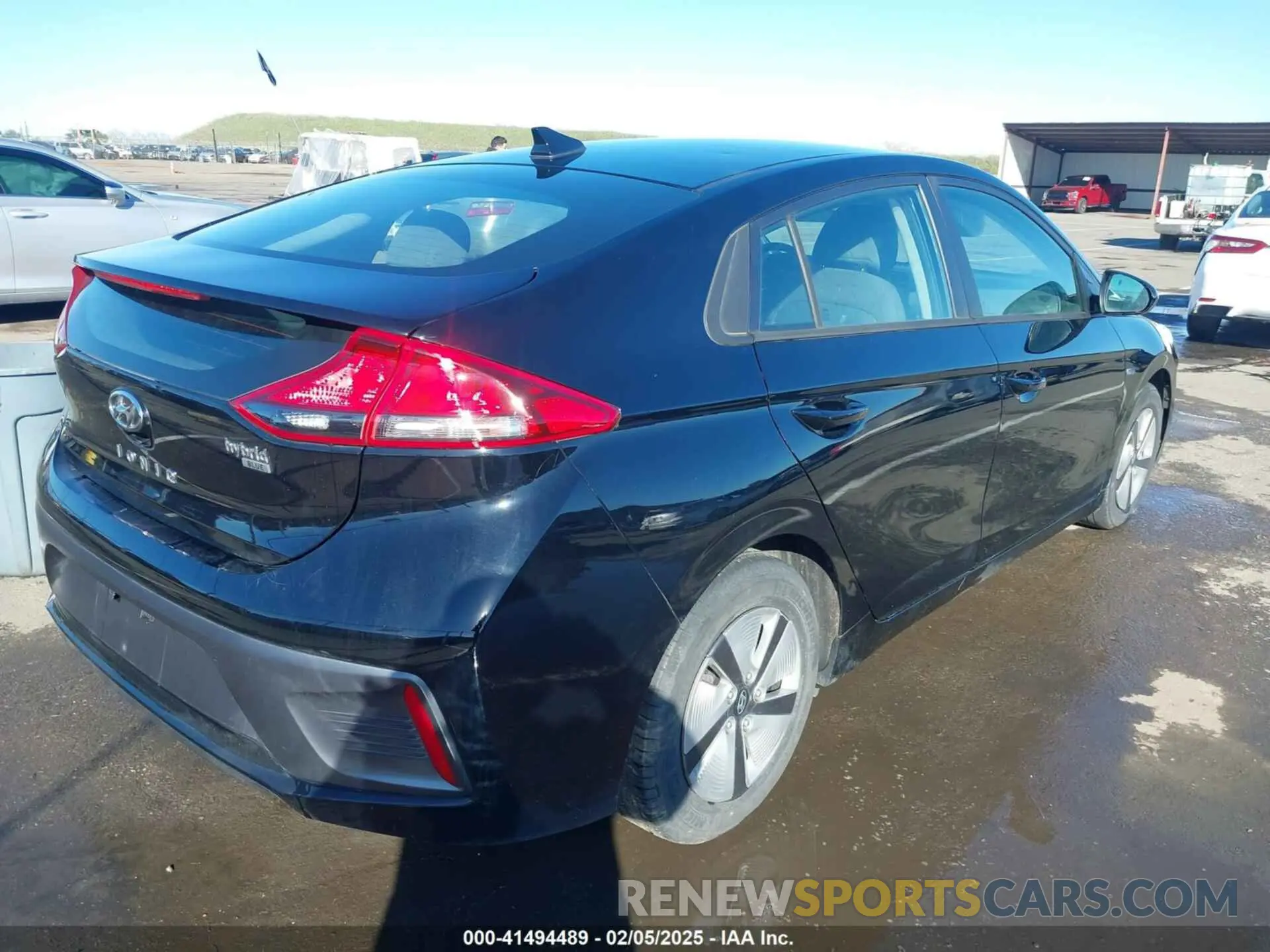 4 Photograph of a damaged car KMHC65LC6LU210206 HYUNDAI IONIQ HYBRID 2020