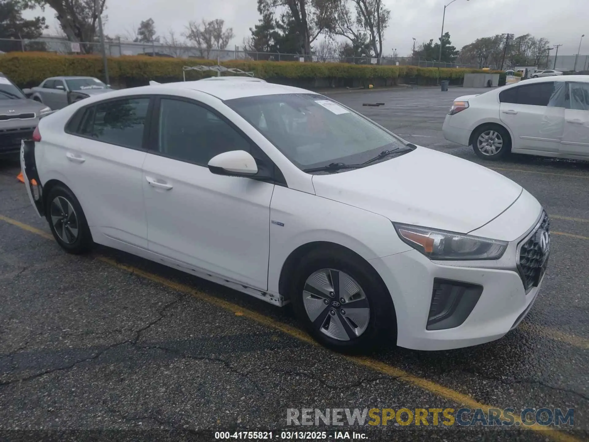 1 Photograph of a damaged car KMHC65LC6LU243092 HYUNDAI IONIQ HYBRID 2020