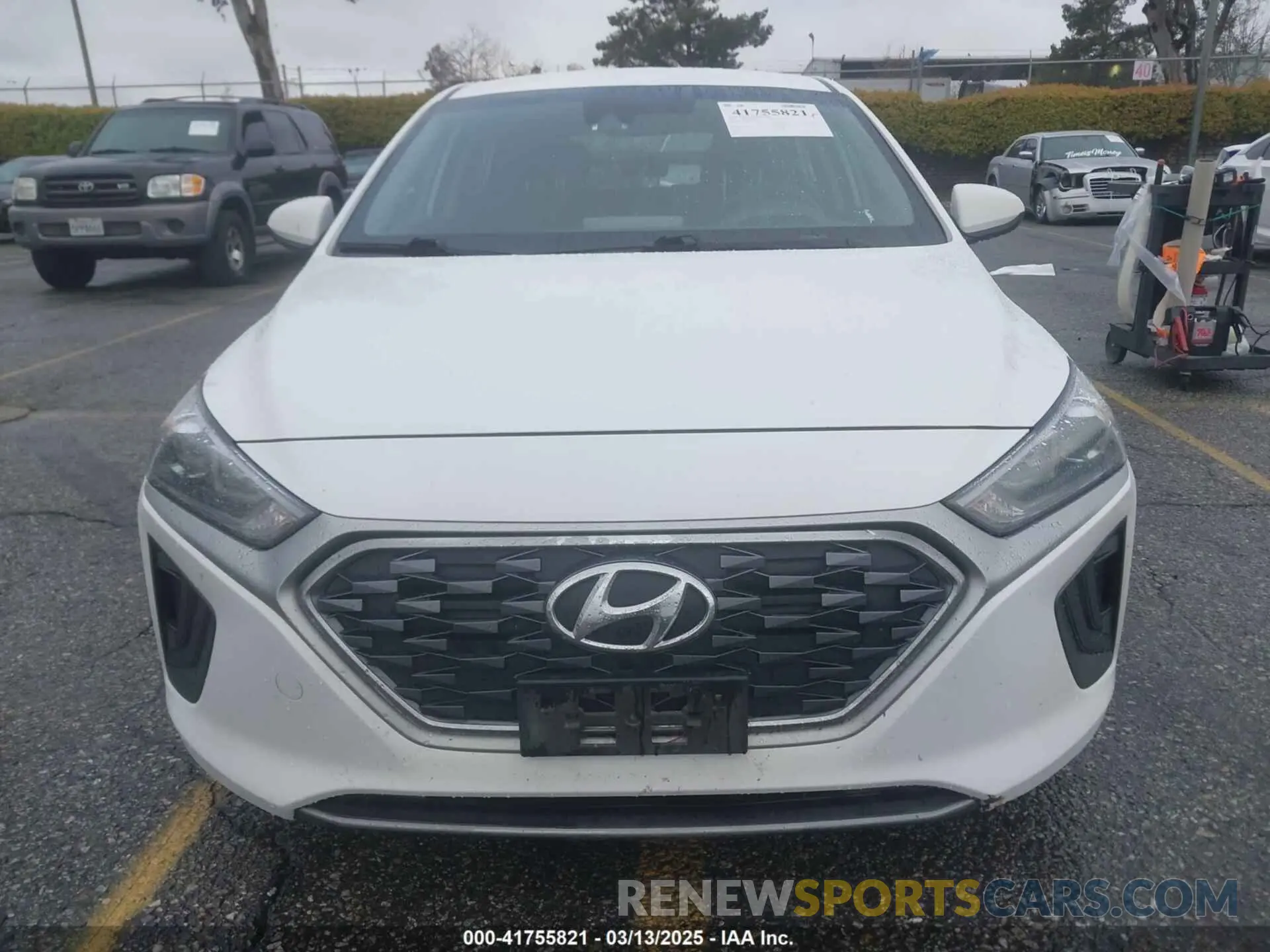 12 Photograph of a damaged car KMHC65LC6LU243092 HYUNDAI IONIQ HYBRID 2020