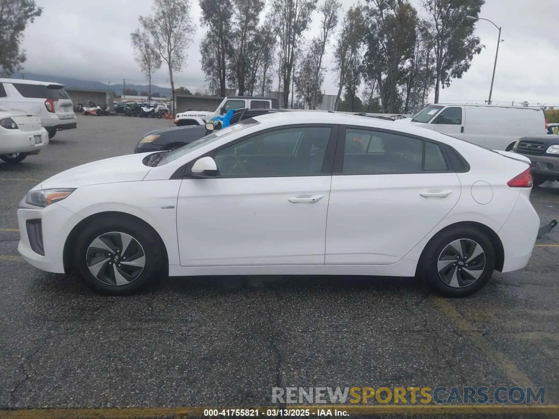 14 Photograph of a damaged car KMHC65LC6LU243092 HYUNDAI IONIQ HYBRID 2020