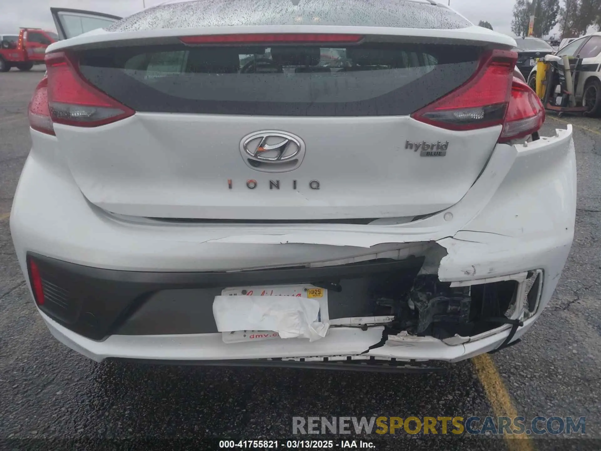 6 Photograph of a damaged car KMHC65LC6LU243092 HYUNDAI IONIQ HYBRID 2020