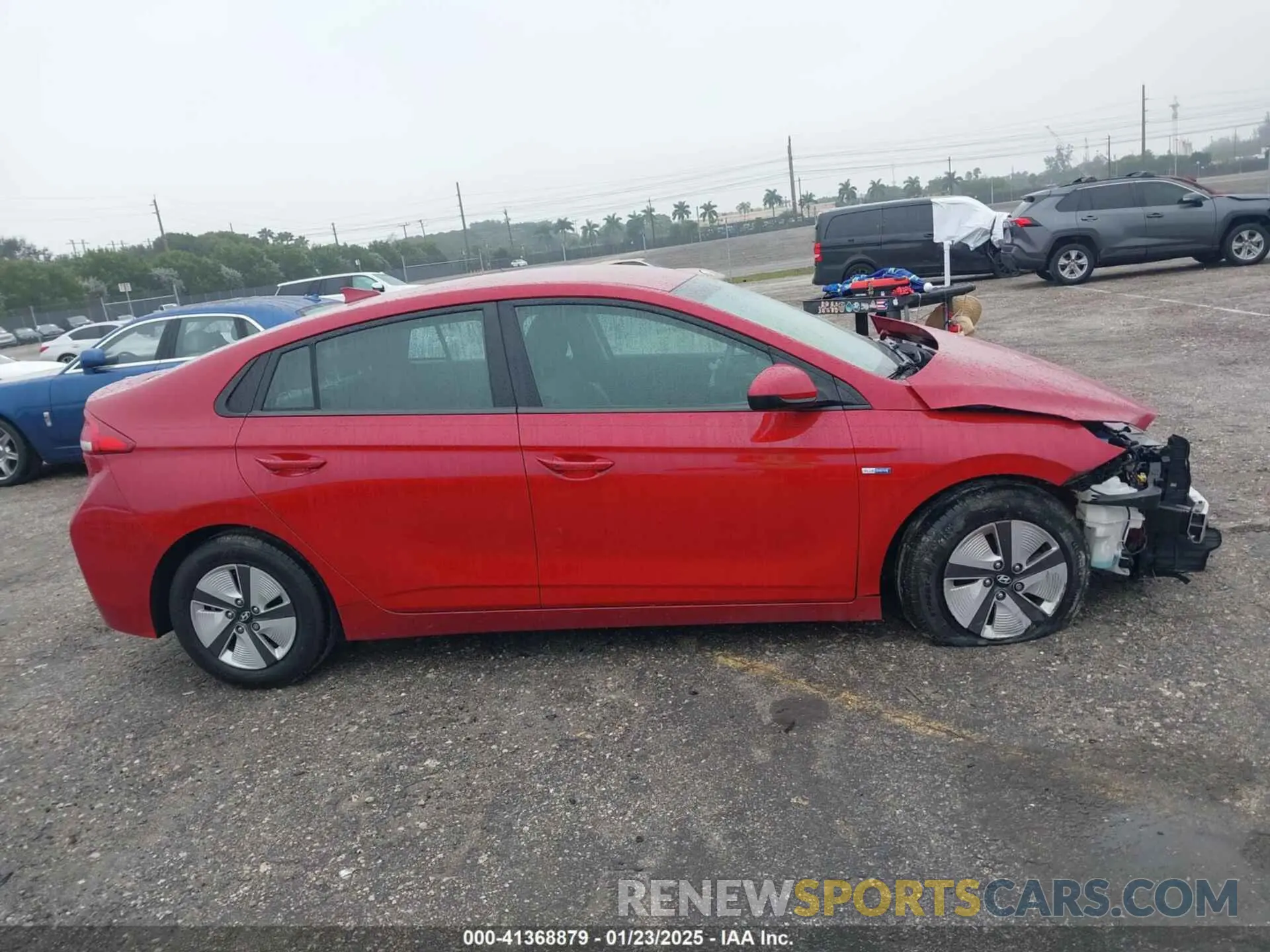 13 Photograph of a damaged car KMHC65LC8LU228688 HYUNDAI IONIQ HYBRID 2020