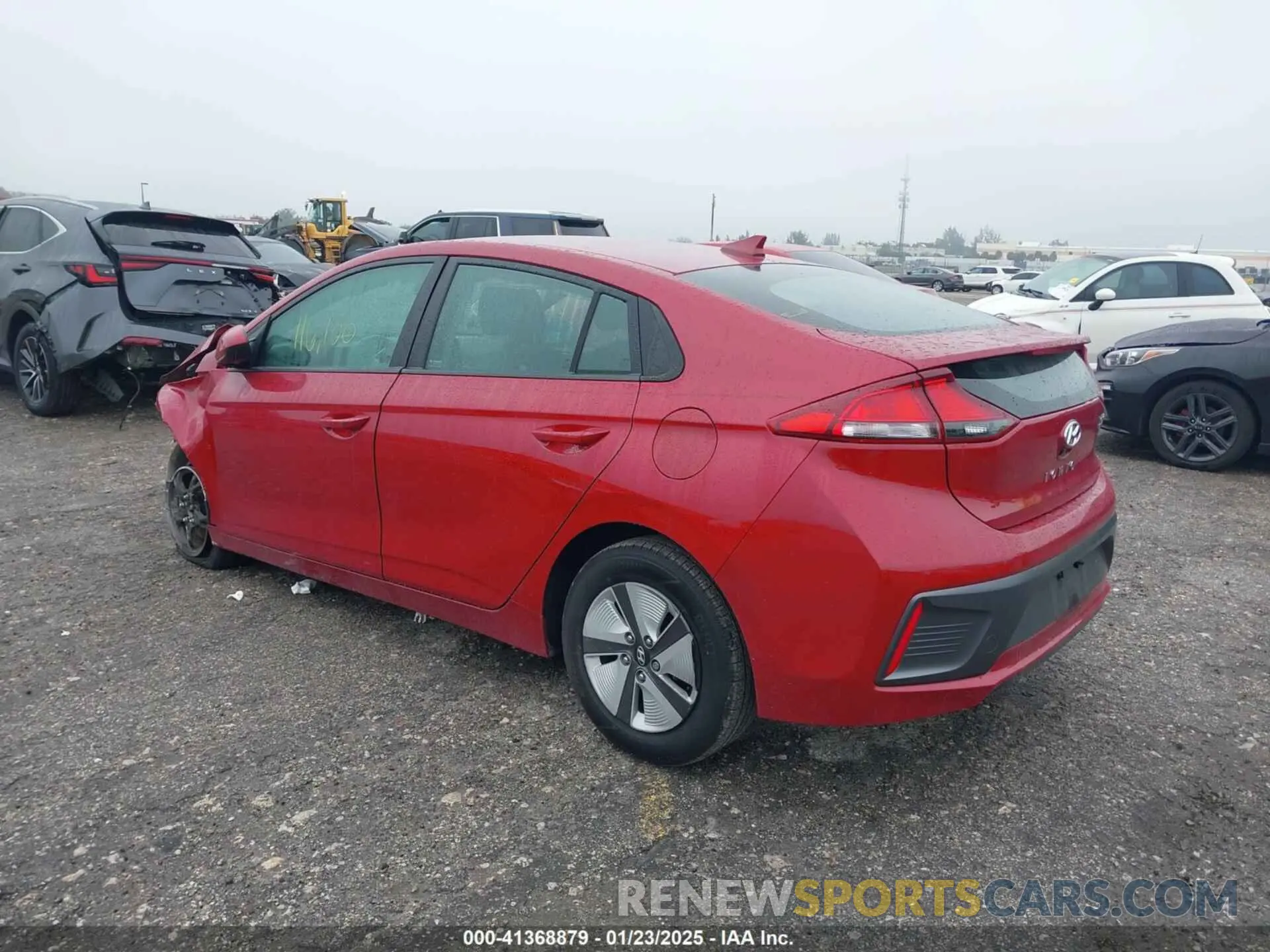 3 Photograph of a damaged car KMHC65LC8LU228688 HYUNDAI IONIQ HYBRID 2020