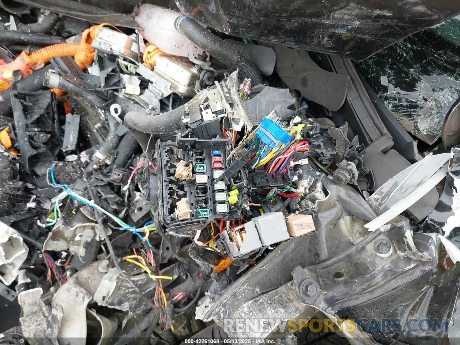 11 Photograph of a damaged car KMHC65LC8LU239058 HYUNDAI IONIQ HYBRID 2020