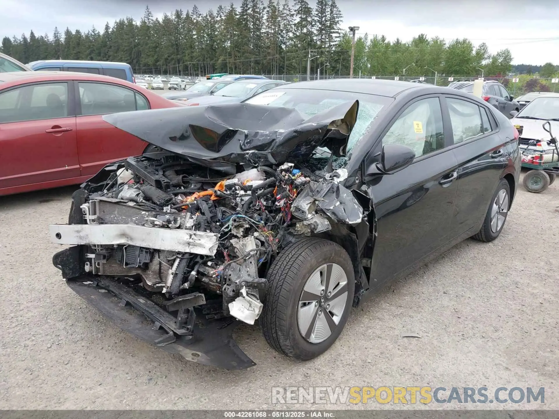 2 Photograph of a damaged car KMHC65LC8LU239058 HYUNDAI IONIQ HYBRID 2020