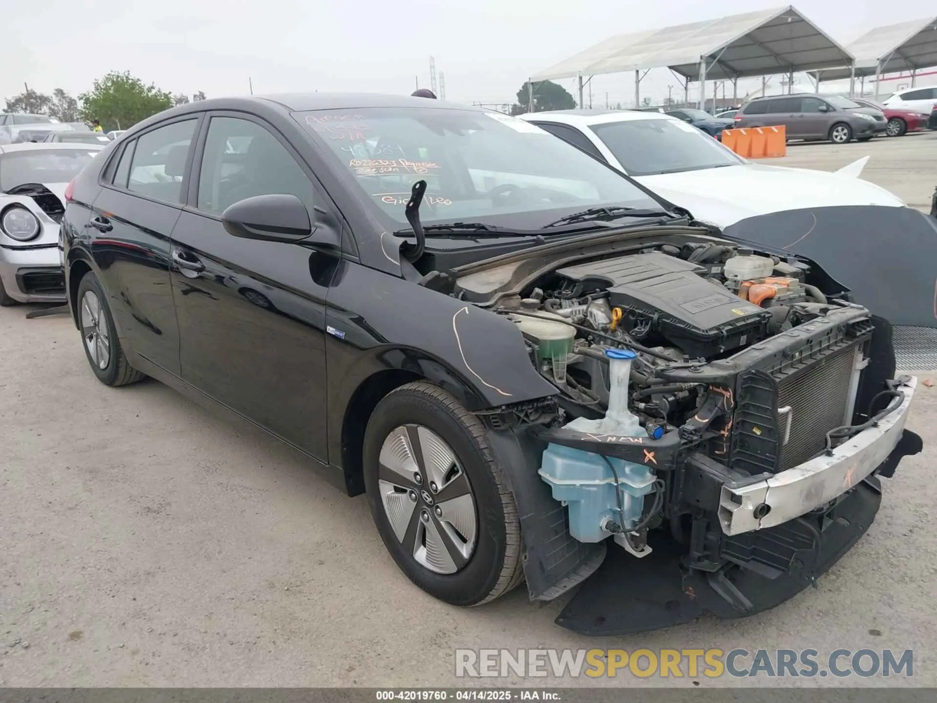 1 Photograph of a damaged car KMHC65LCXLU186010 HYUNDAI IONIQ HYBRID 2020
