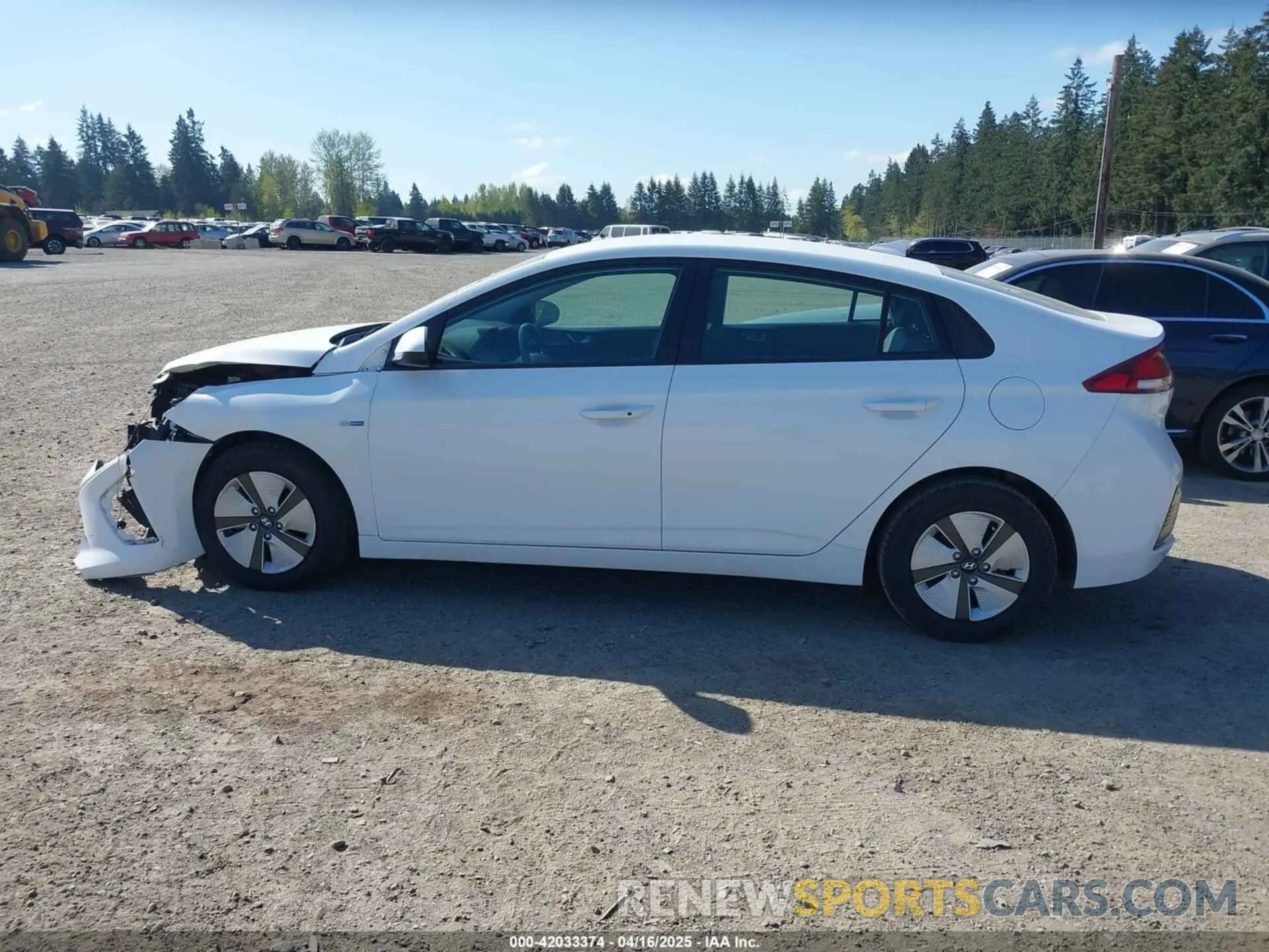 14 Photograph of a damaged car KMHC65LCXLU242673 HYUNDAI IONIQ HYBRID 2020
