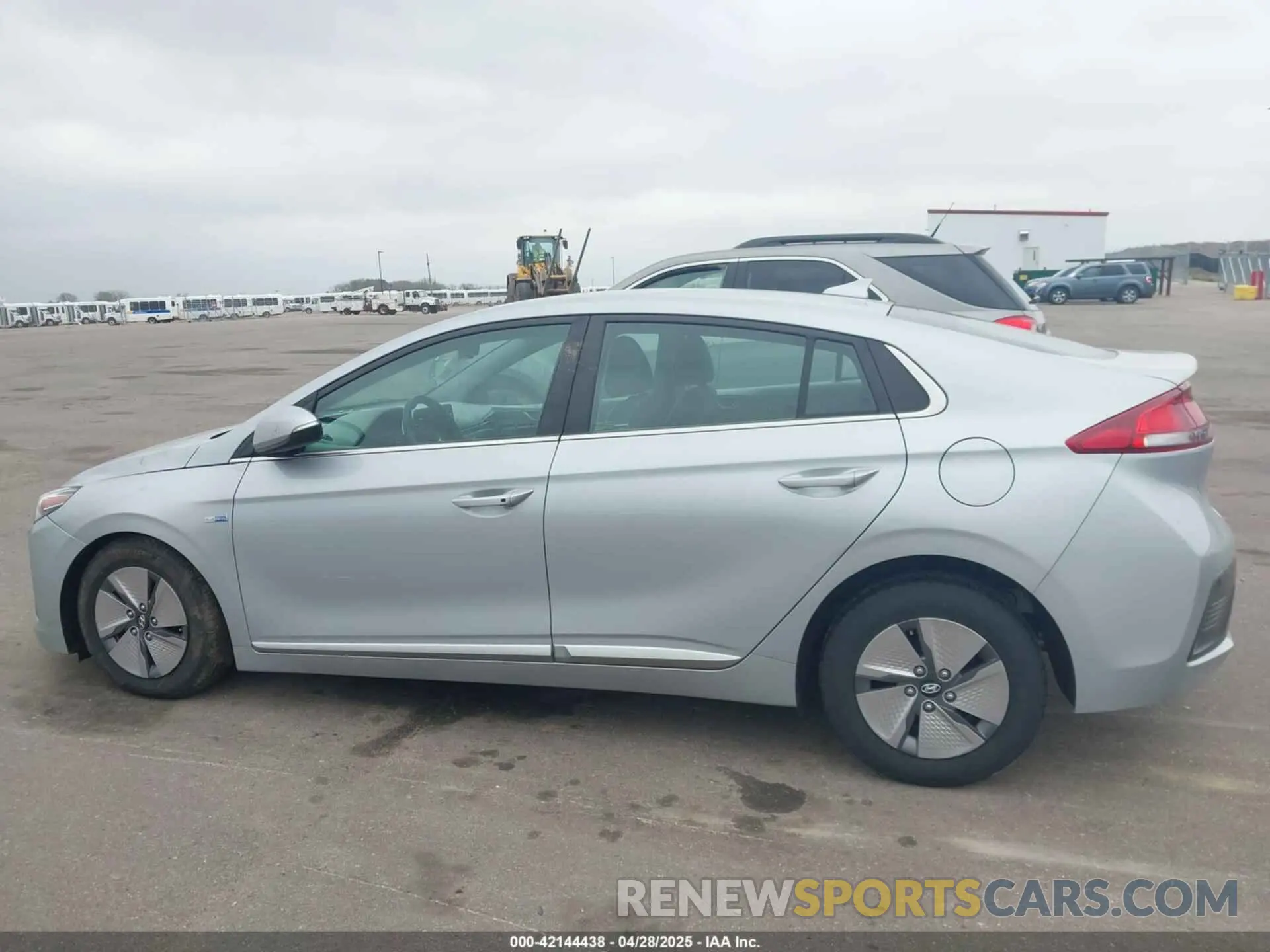 14 Photograph of a damaged car KMHC75LC0LU242355 HYUNDAI IONIQ HYBRID 2020
