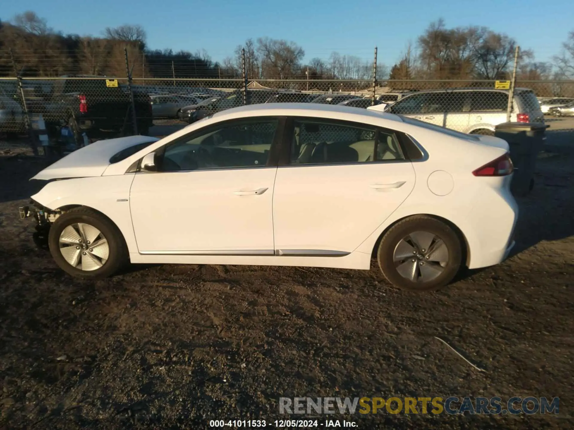 14 Photograph of a damaged car KMHC75LC1LU194512 HYUNDAI IONIQ HYBRID 2020