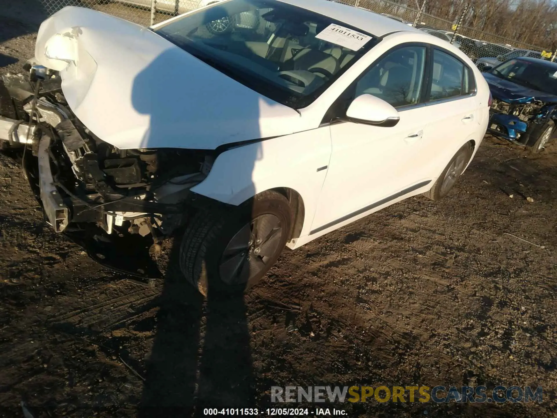 2 Photograph of a damaged car KMHC75LC1LU194512 HYUNDAI IONIQ HYBRID 2020