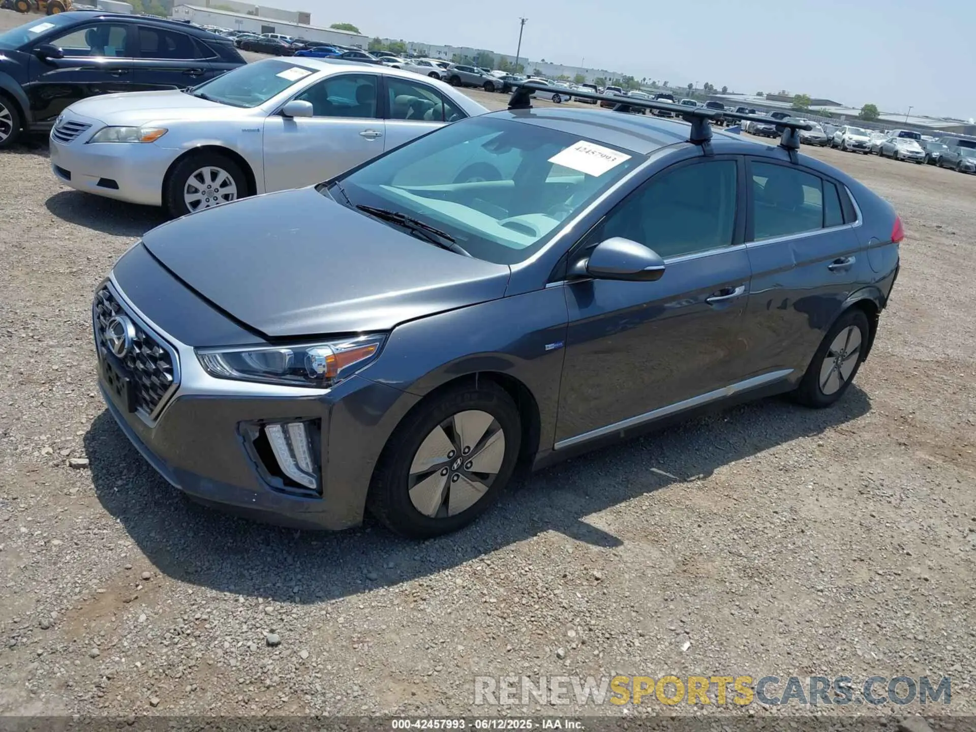 2 Photograph of a damaged car KMHC75LC2LU197824 HYUNDAI IONIQ HYBRID 2020
