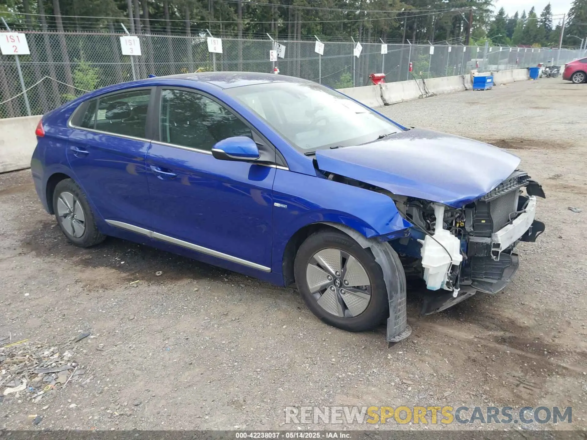 1 Photograph of a damaged car KMHC75LC5LU234820 HYUNDAI IONIQ HYBRID 2020