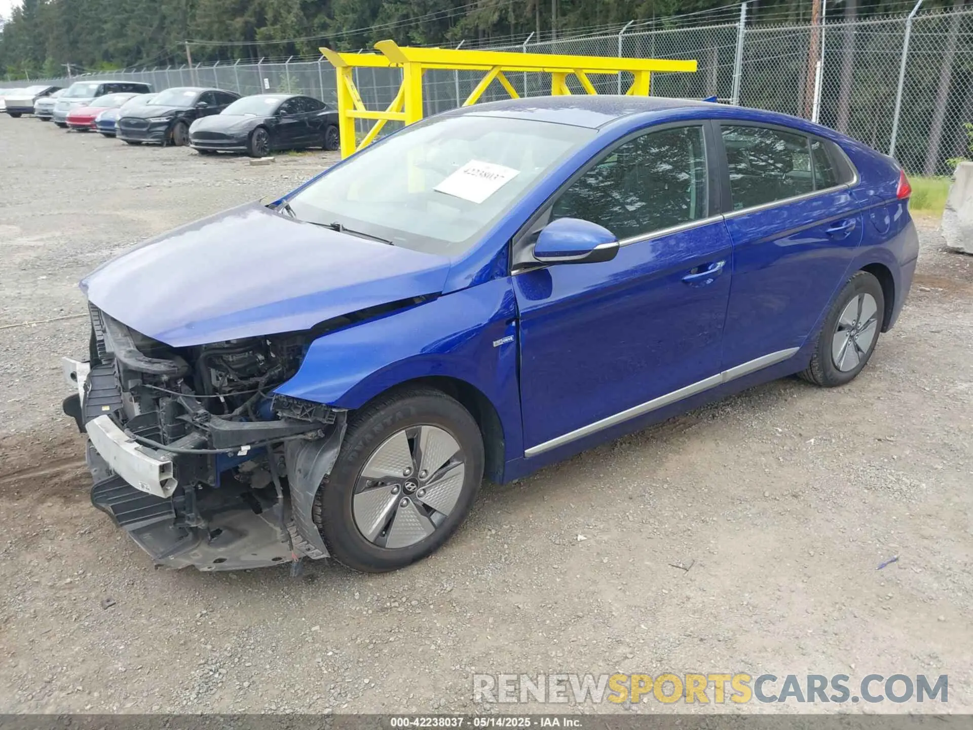 2 Photograph of a damaged car KMHC75LC5LU234820 HYUNDAI IONIQ HYBRID 2020