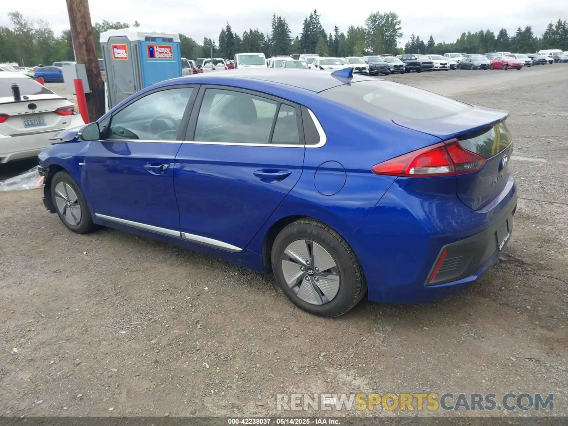 3 Photograph of a damaged car KMHC75LC5LU234820 HYUNDAI IONIQ HYBRID 2020