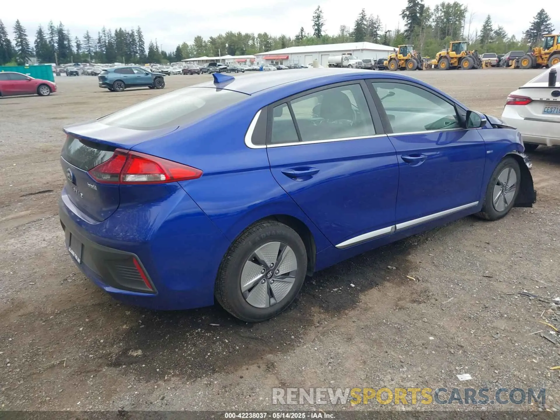 4 Photograph of a damaged car KMHC75LC5LU234820 HYUNDAI IONIQ HYBRID 2020