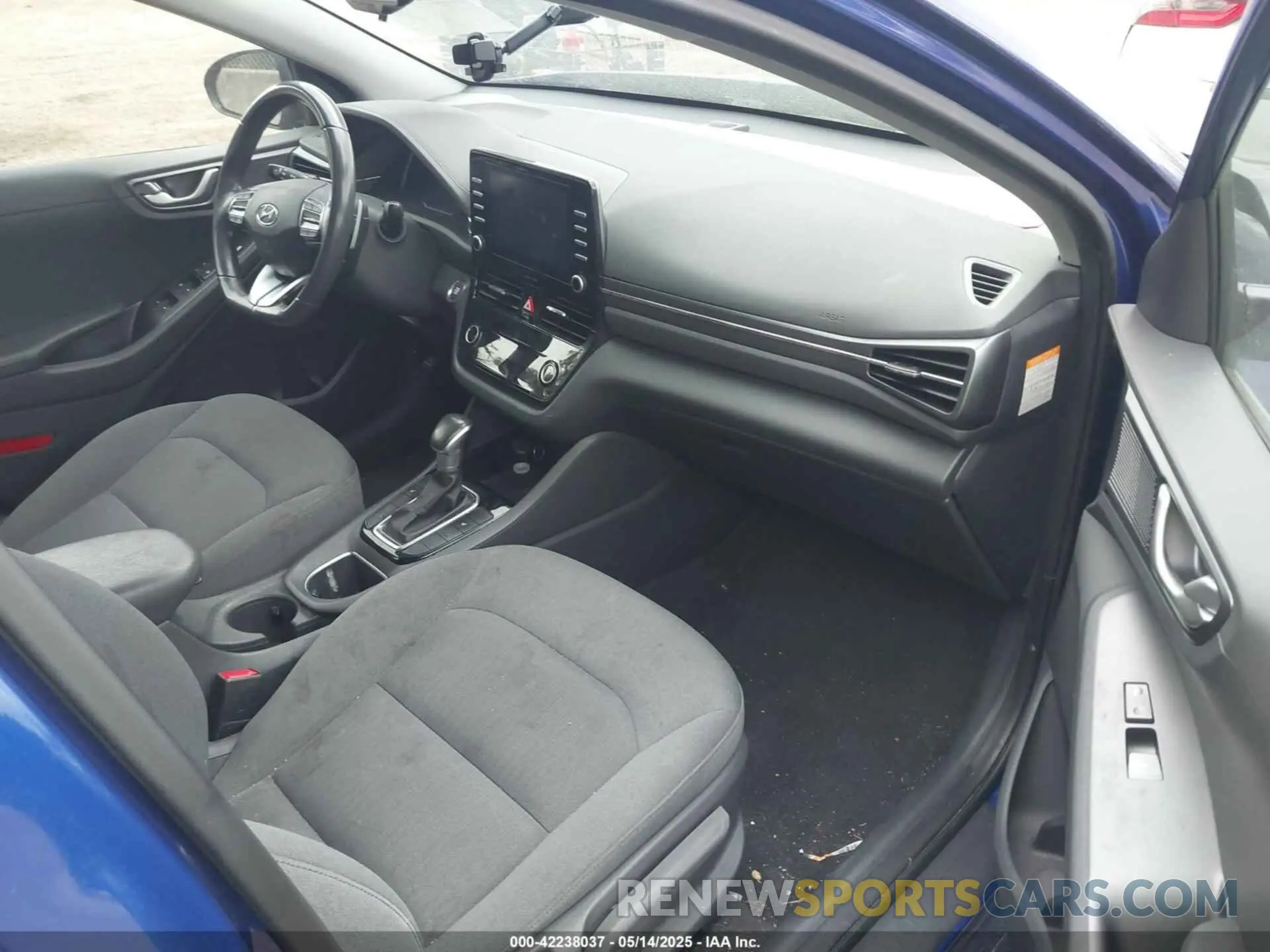 5 Photograph of a damaged car KMHC75LC5LU234820 HYUNDAI IONIQ HYBRID 2020