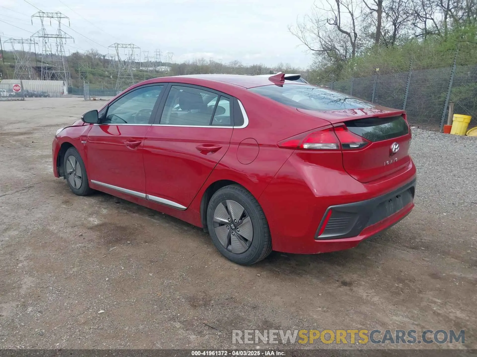 3 Photograph of a damaged car KMHC75LC7LU210017 HYUNDAI IONIQ HYBRID 2020