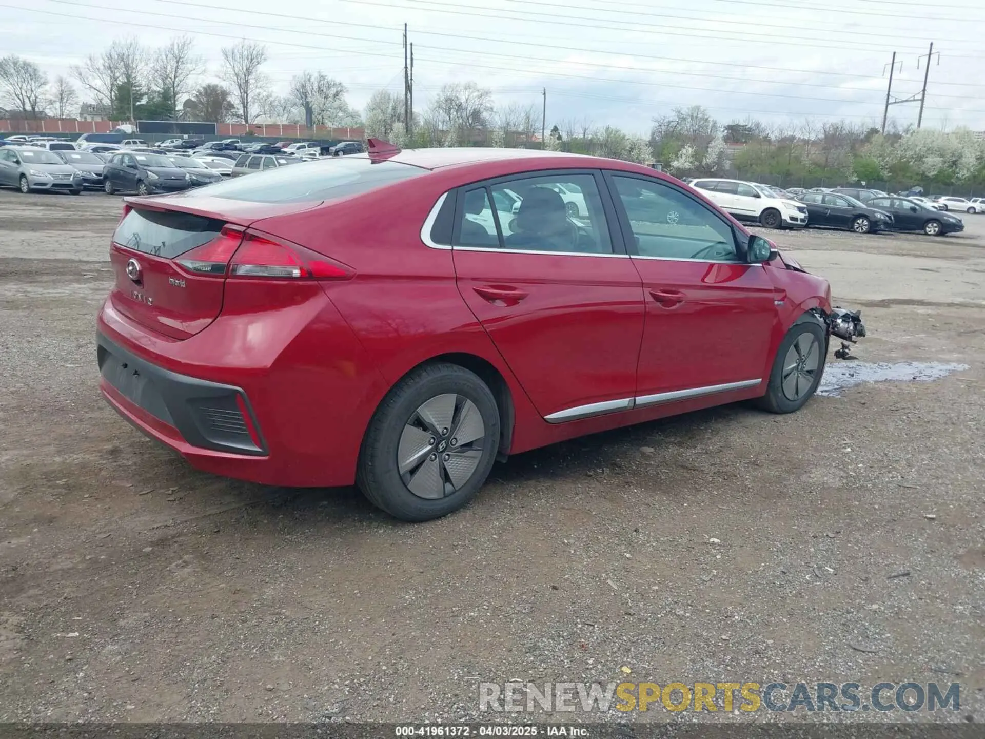 4 Photograph of a damaged car KMHC75LC7LU210017 HYUNDAI IONIQ HYBRID 2020