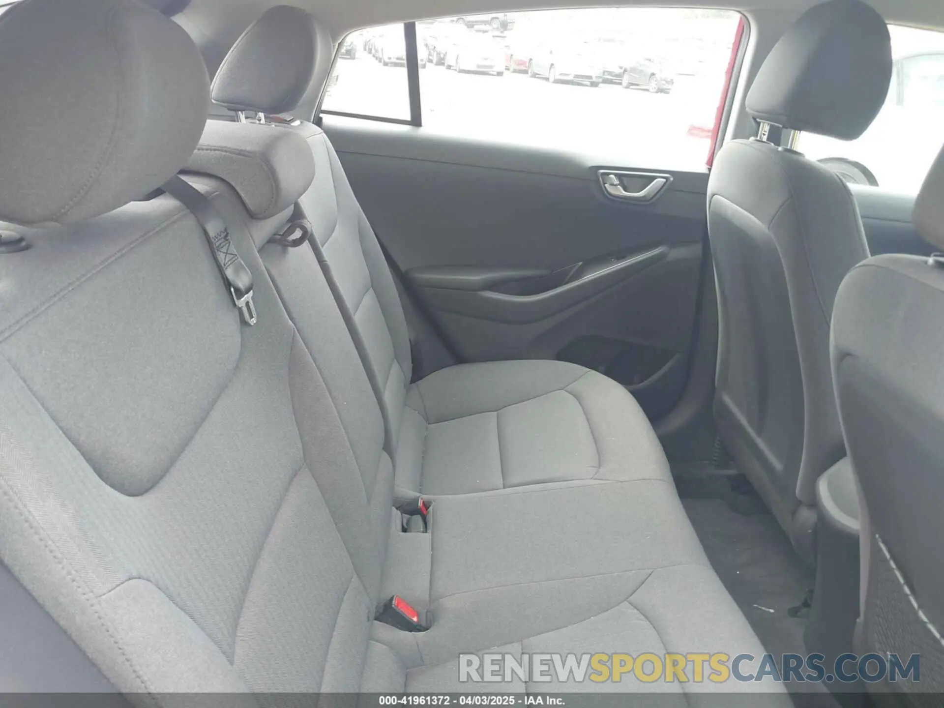 8 Photograph of a damaged car KMHC75LC7LU210017 HYUNDAI IONIQ HYBRID 2020