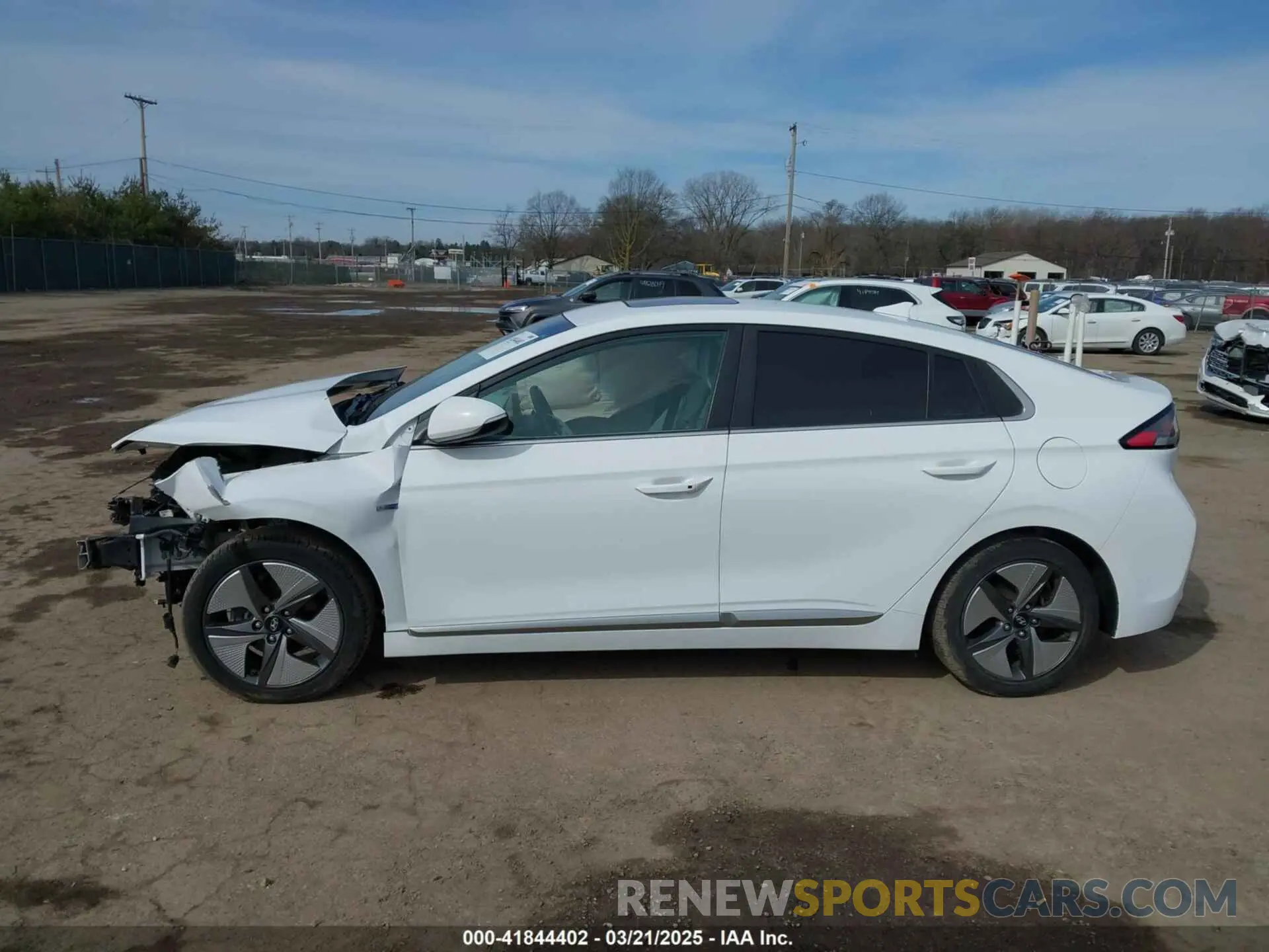 15 Photograph of a damaged car KMHC85LC0LU196104 HYUNDAI IONIQ HYBRID 2020