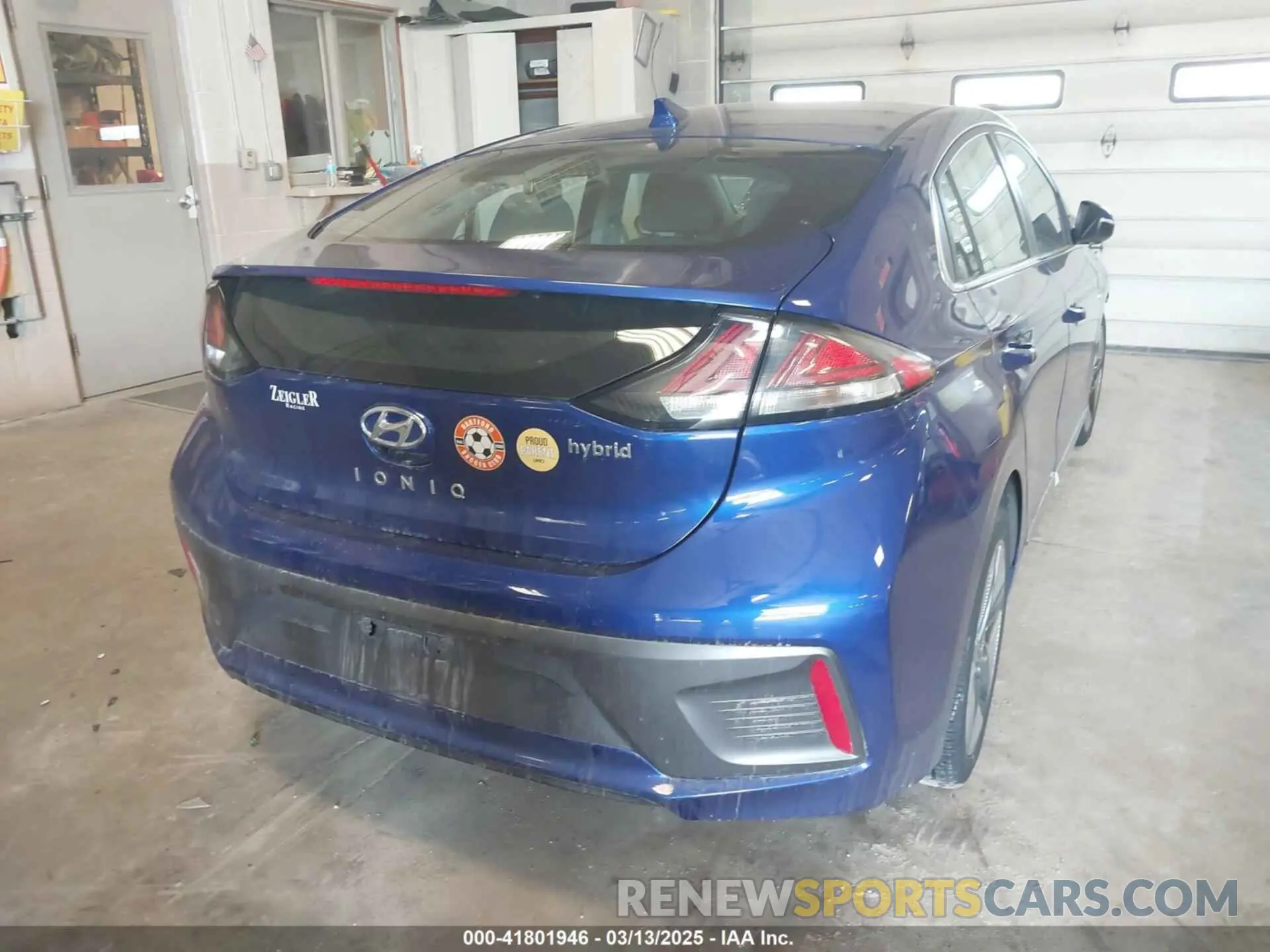 4 Photograph of a damaged car KMHC85LC0LU197222 HYUNDAI IONIQ HYBRID 2020