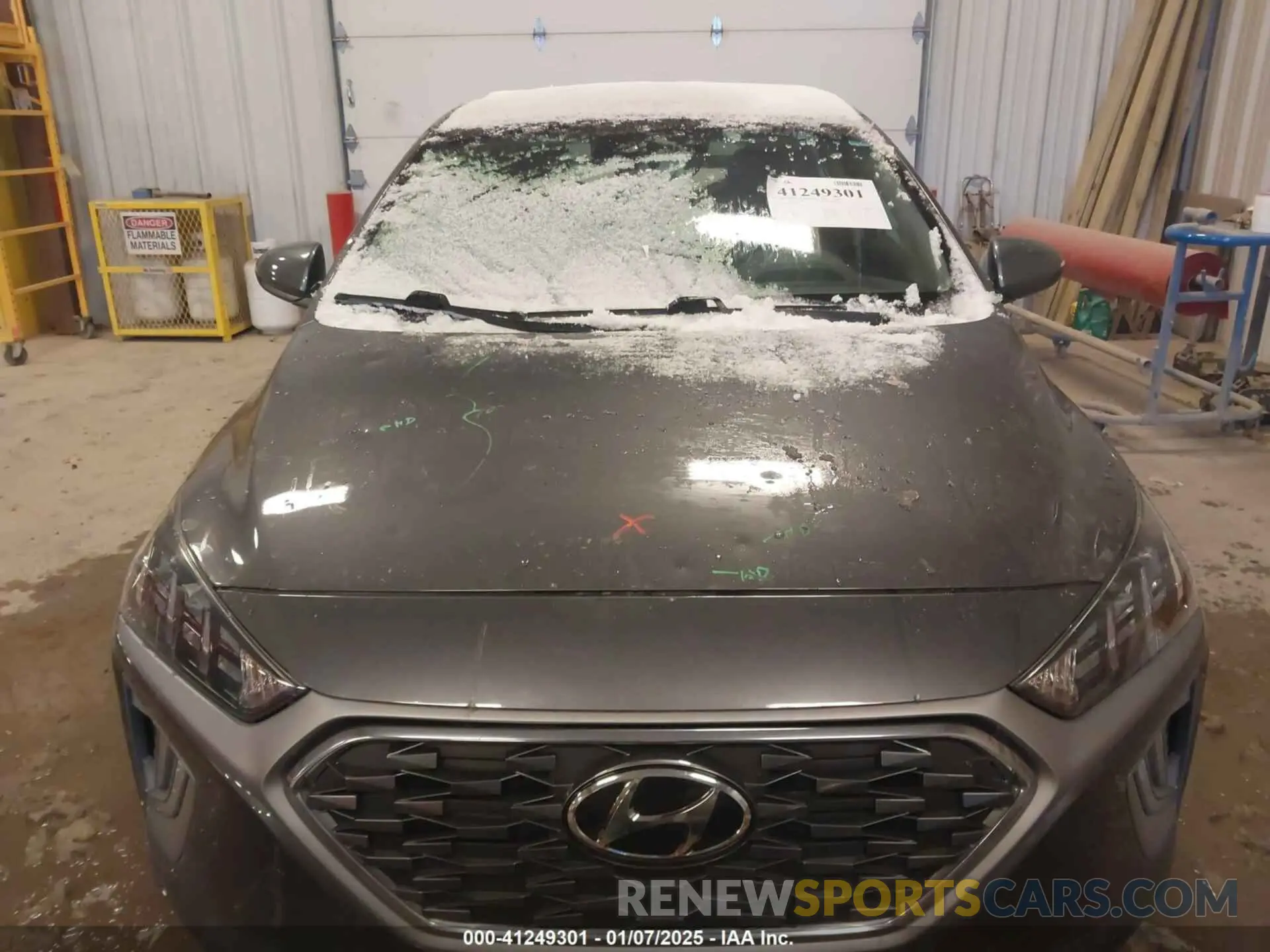 12 Photograph of a damaged car KMHC85LC1LU203268 HYUNDAI IONIQ HYBRID 2020