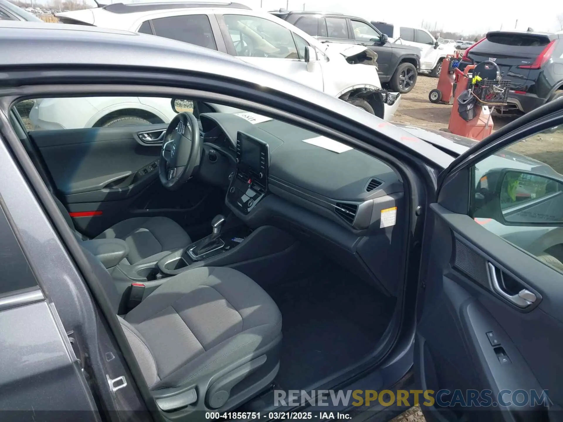 5 Photograph of a damaged car KMHC85LC4LU207699 HYUNDAI IONIQ HYBRID 2020