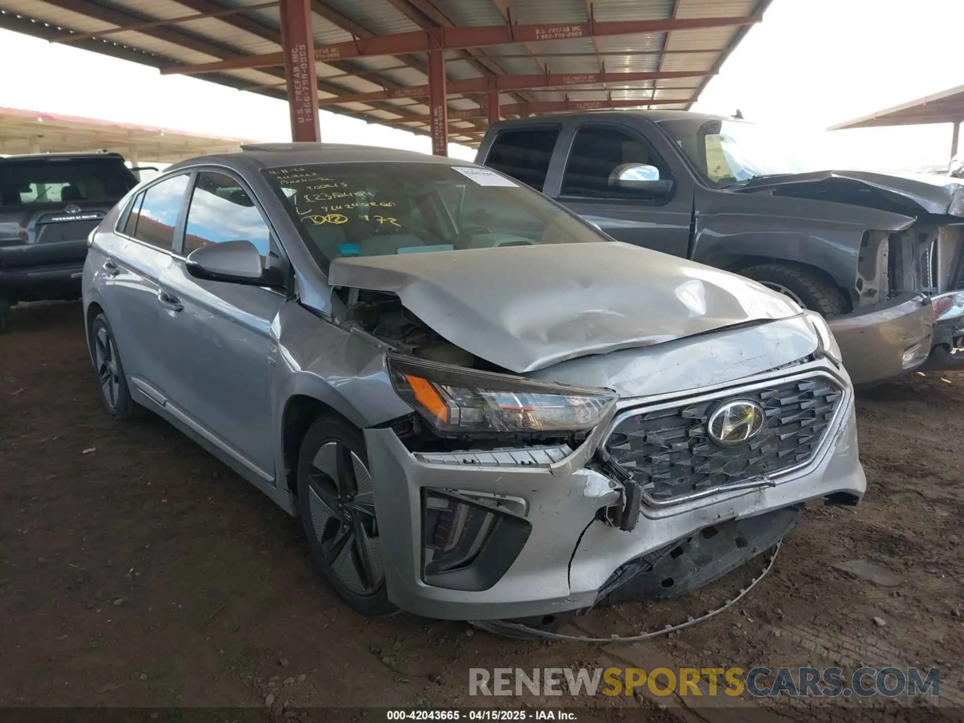 1 Photograph of a damaged car KMHC85LC9LU240200 HYUNDAI IONIQ HYBRID 2020