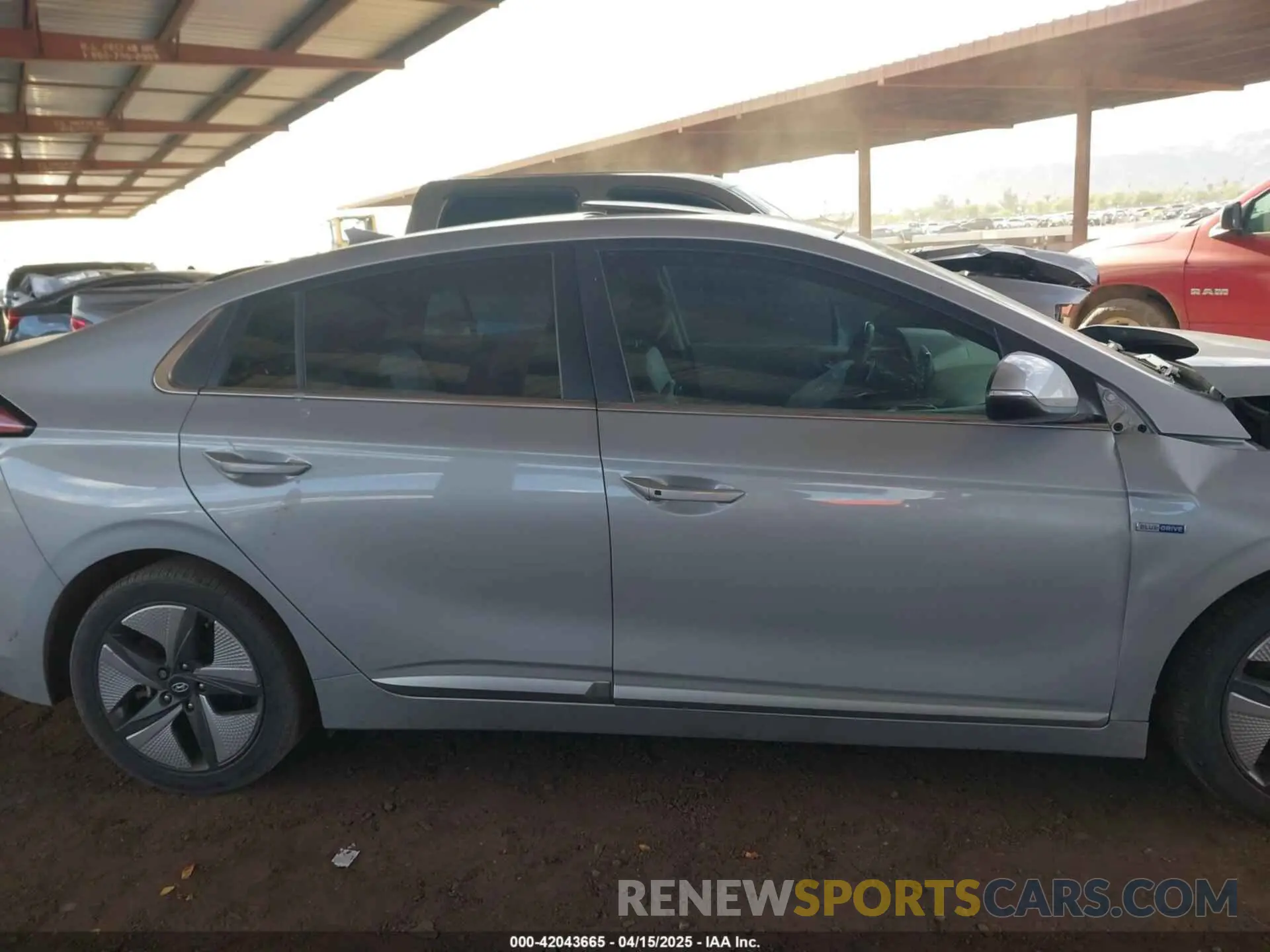 13 Photograph of a damaged car KMHC85LC9LU240200 HYUNDAI IONIQ HYBRID 2020