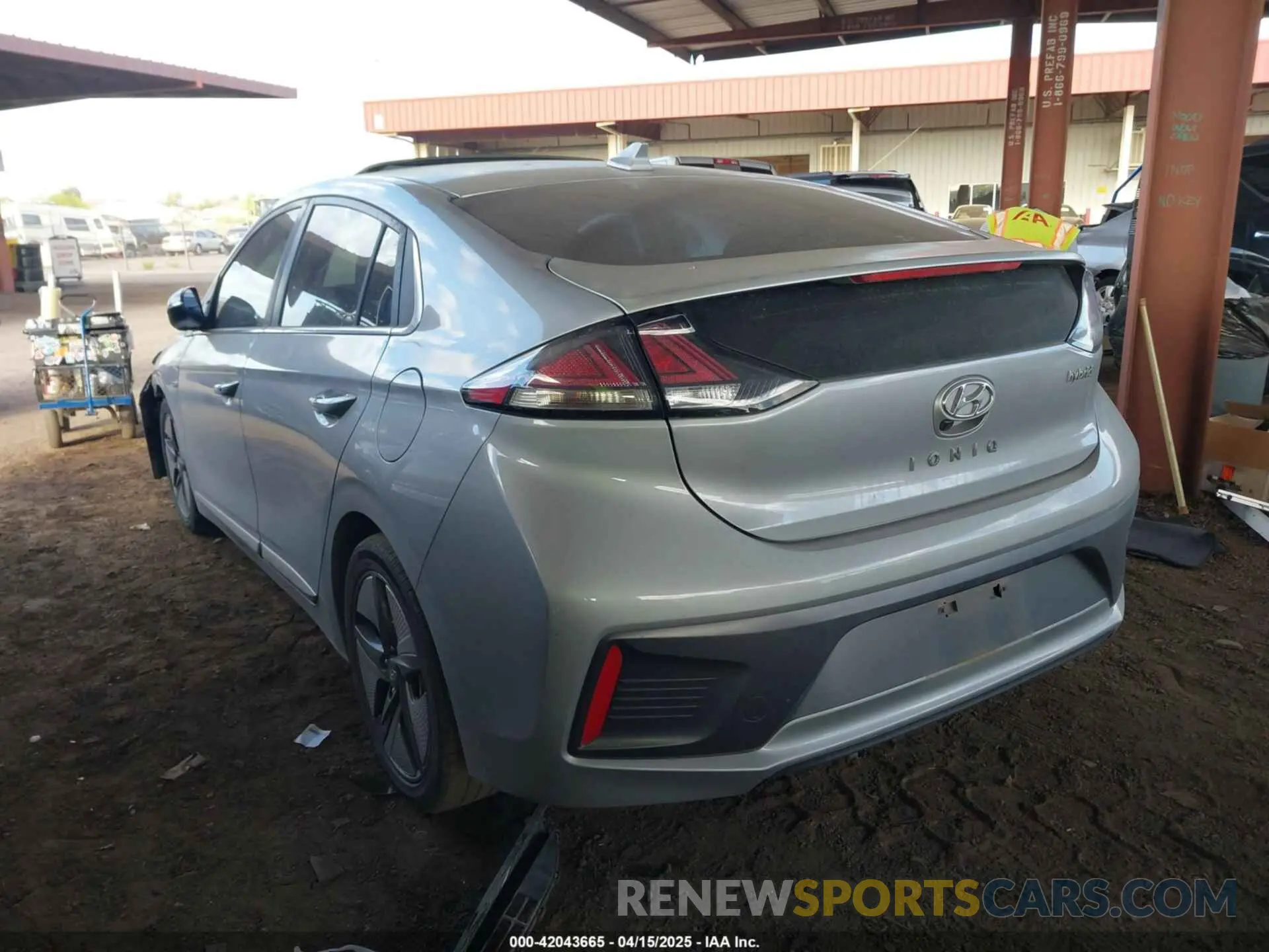 3 Photograph of a damaged car KMHC85LC9LU240200 HYUNDAI IONIQ HYBRID 2020