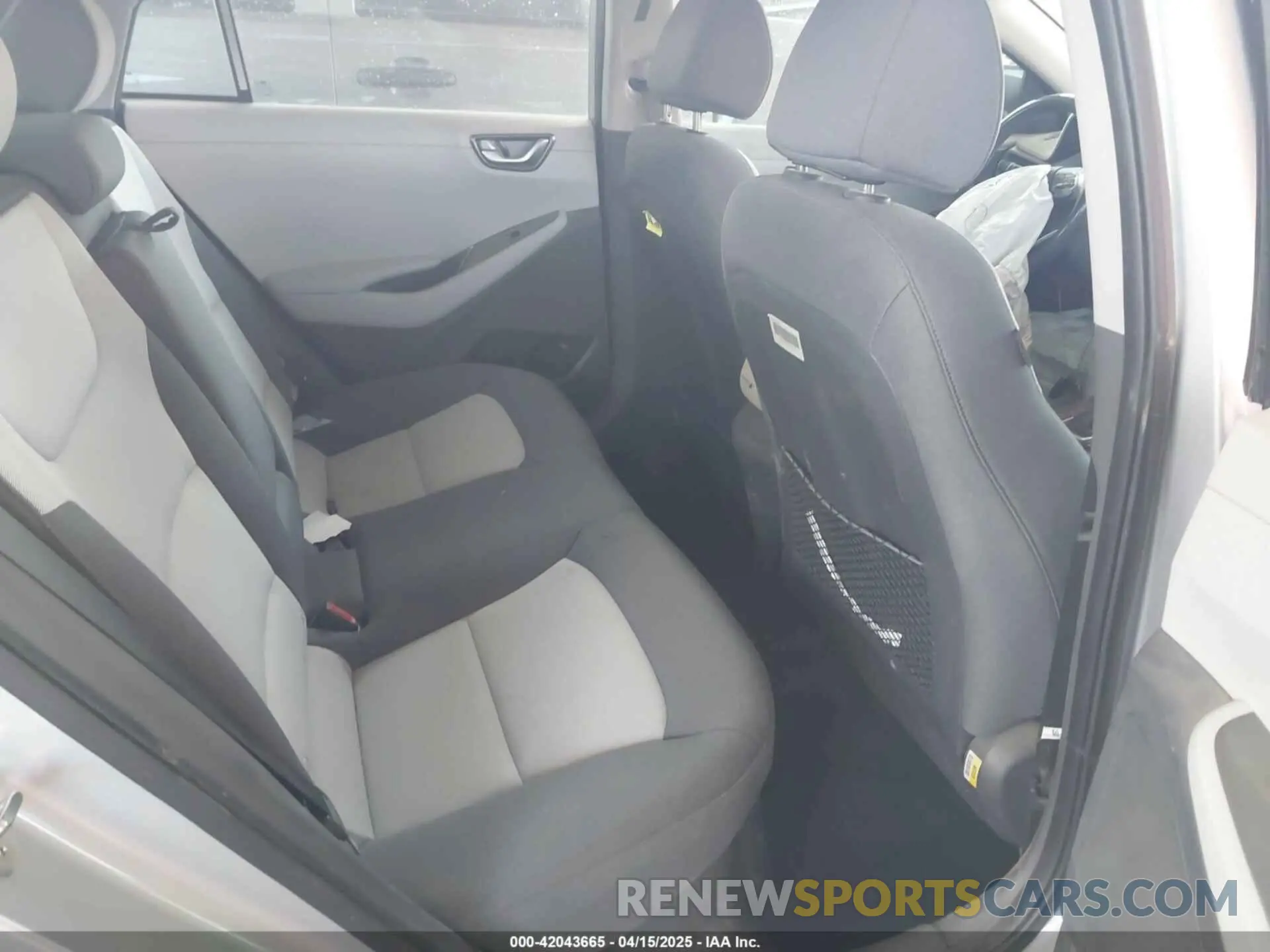 8 Photograph of a damaged car KMHC85LC9LU240200 HYUNDAI IONIQ HYBRID 2020