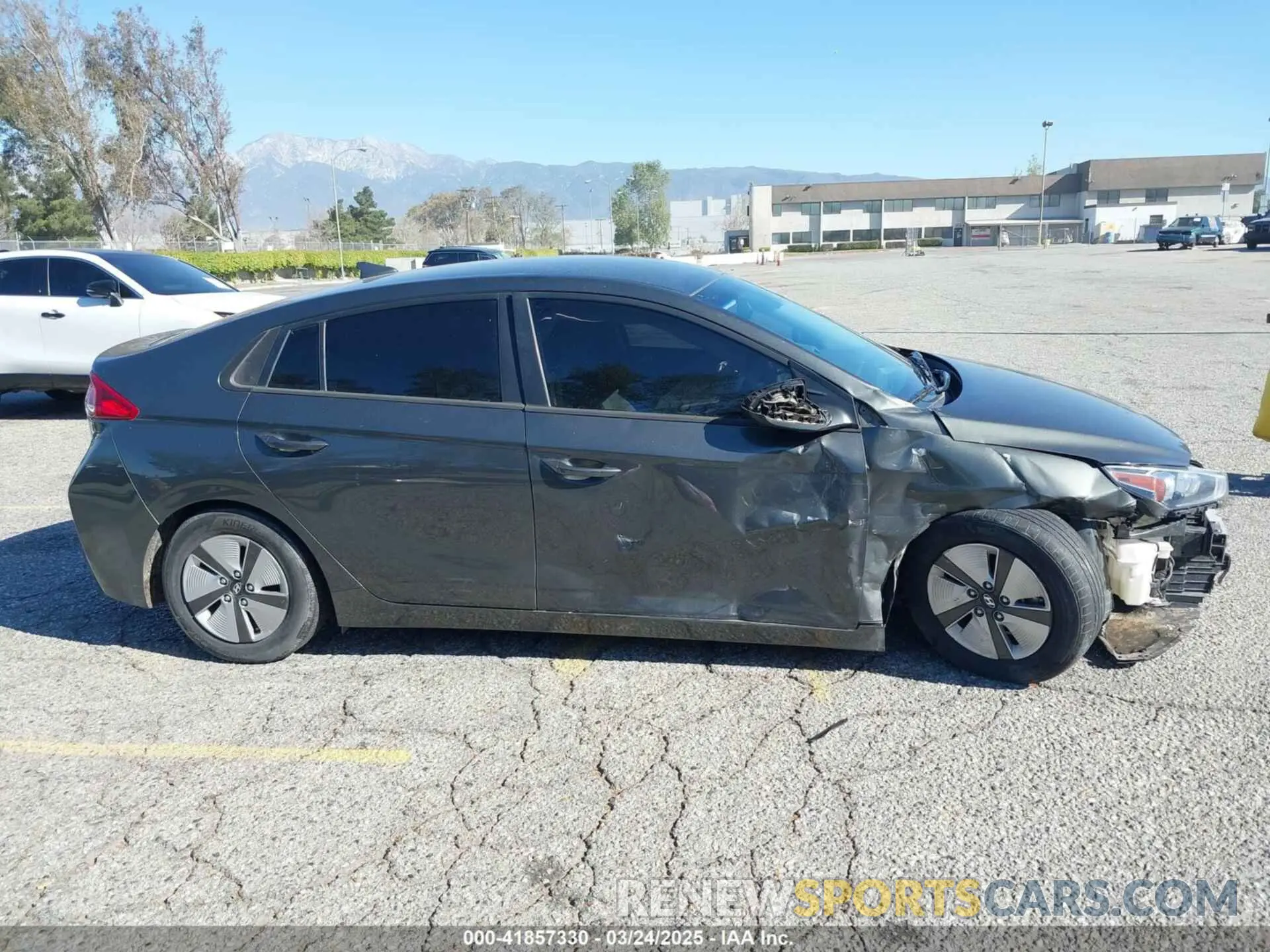 14 Photograph of a damaged car KMHC65LC8MU261689 HYUNDAI IONIQ HYBRID 2021