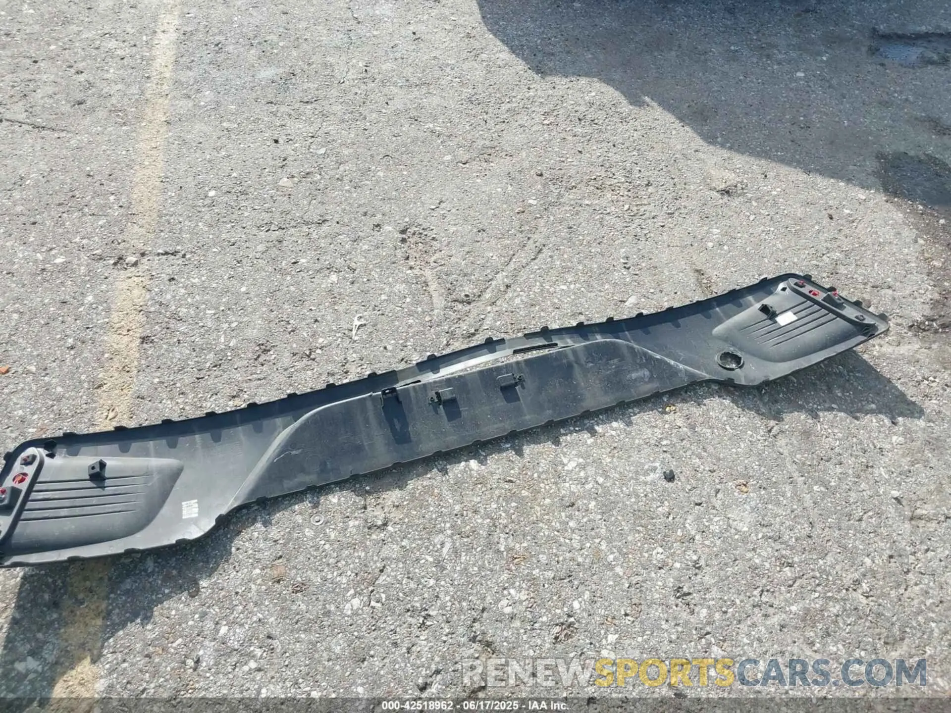 12 Photograph of a damaged car KMHC75LC4MU250976 HYUNDAI IONIQ HYBRID 2021