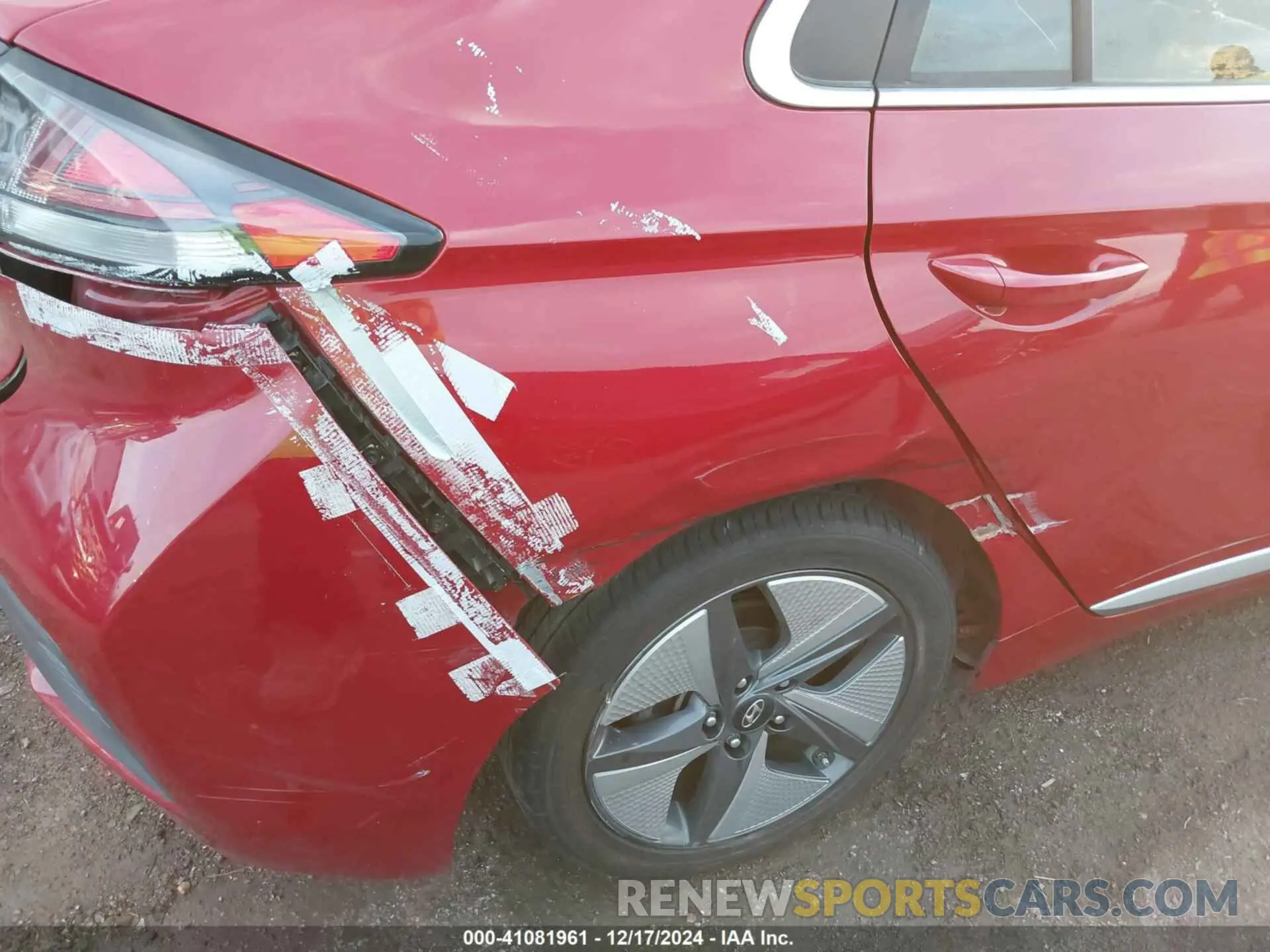 17 Photograph of a damaged car KMHC85LC8MU256311 HYUNDAI IONIQ HYBRID 2021