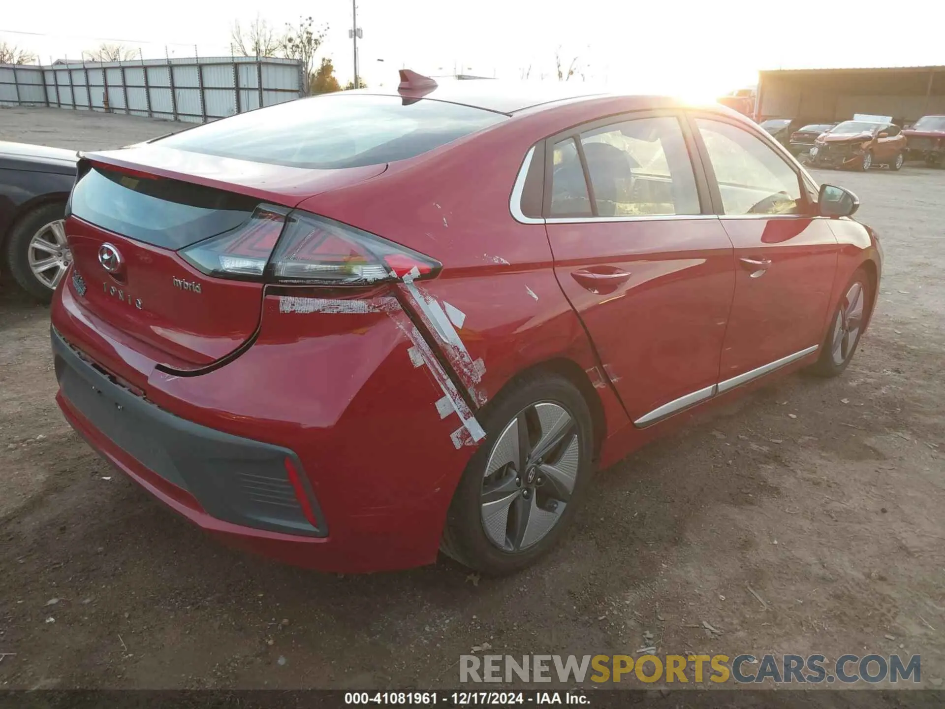 4 Photograph of a damaged car KMHC85LC8MU256311 HYUNDAI IONIQ HYBRID 2021