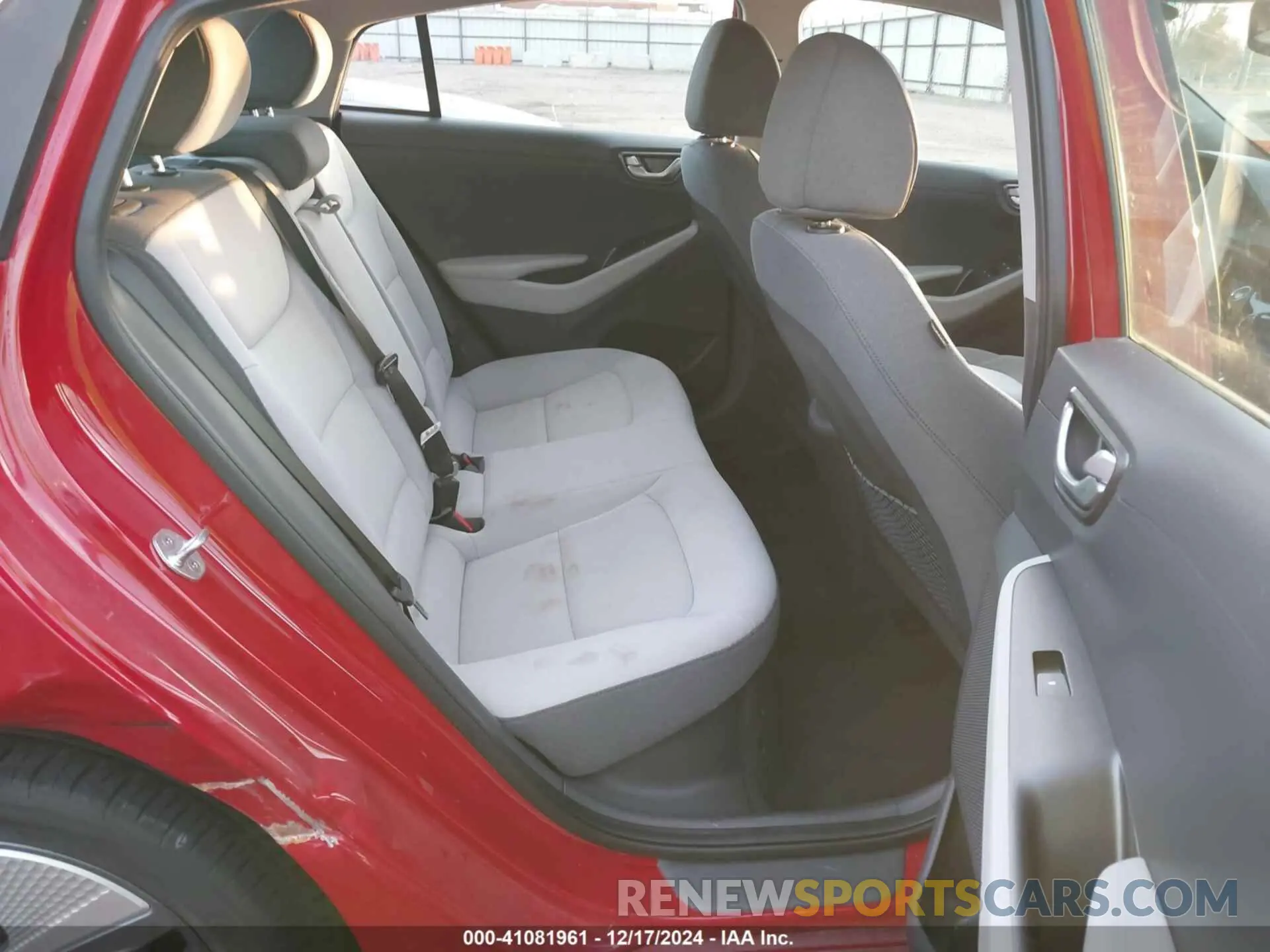 8 Photograph of a damaged car KMHC85LC8MU256311 HYUNDAI IONIQ HYBRID 2021