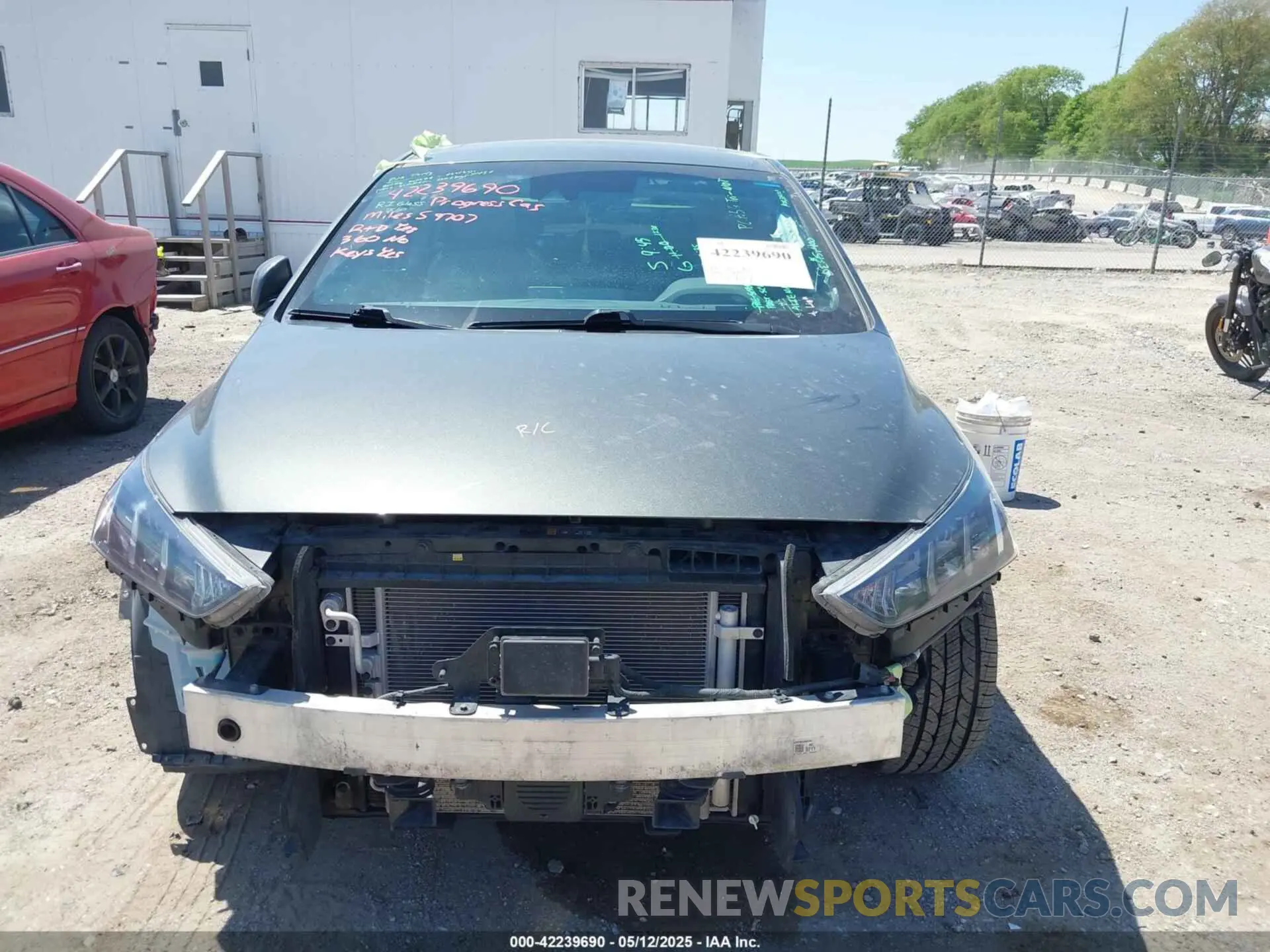 12 Photograph of a damaged car KMHC05LC5NU270689 HYUNDAI IONIQ HYBRID 2022